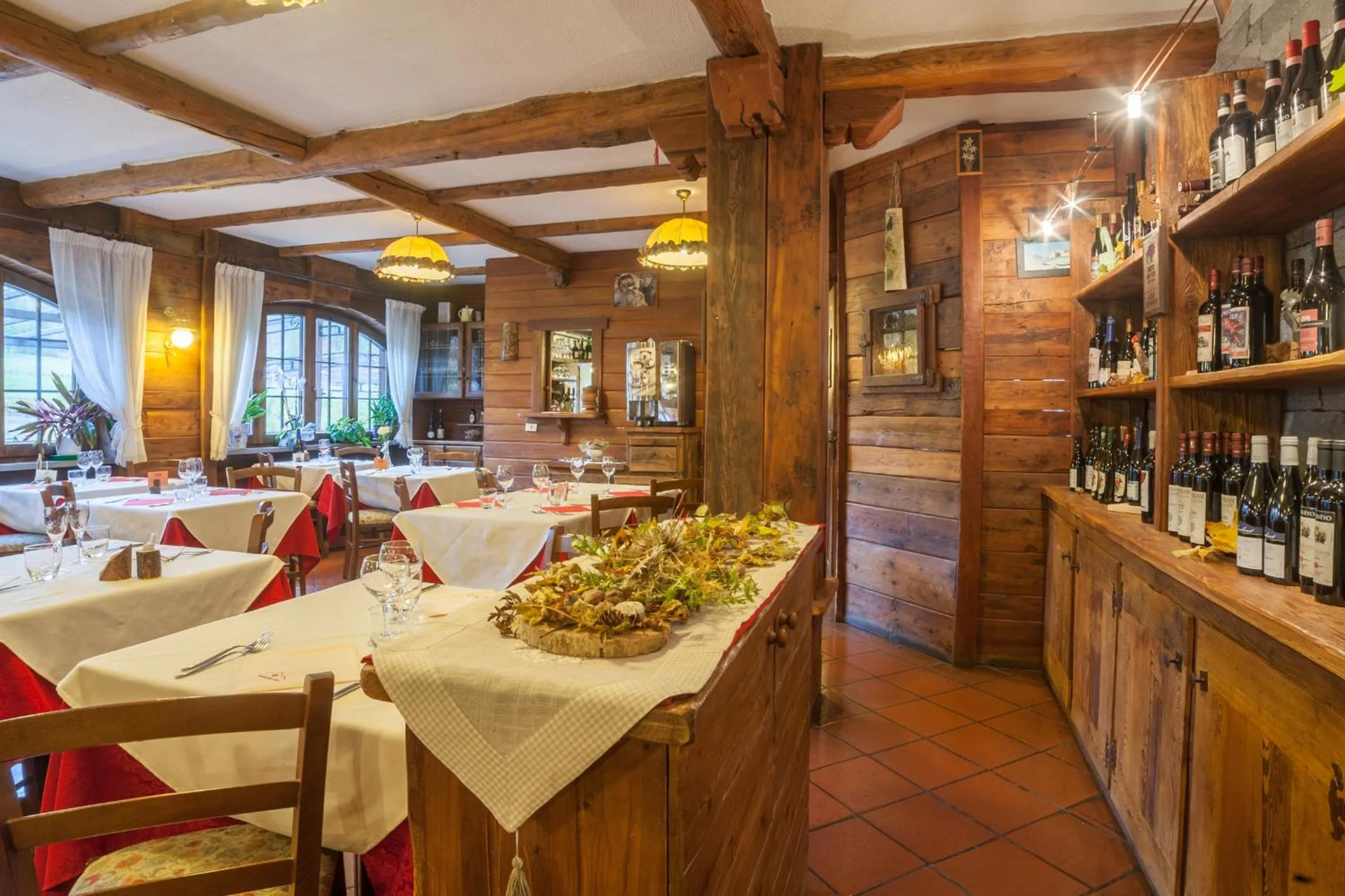 Restaurant/places to eat in Albergo Boule de Neige