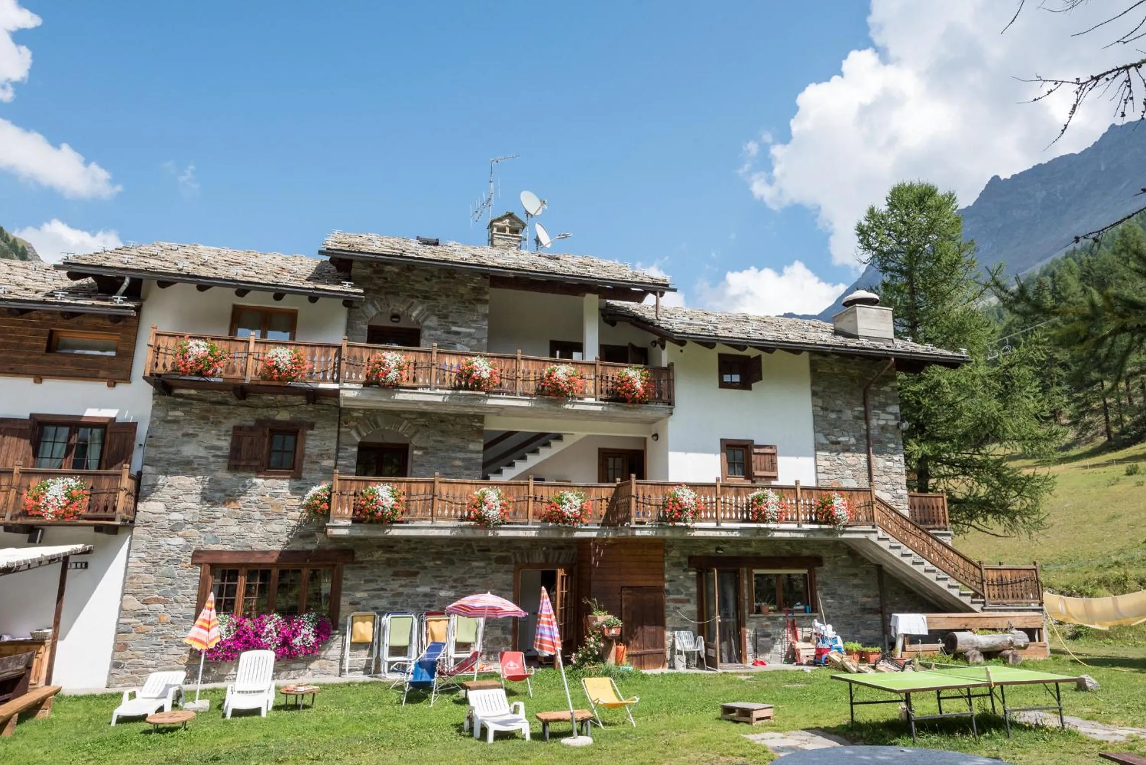 Property building in Albergo Boule de Neige