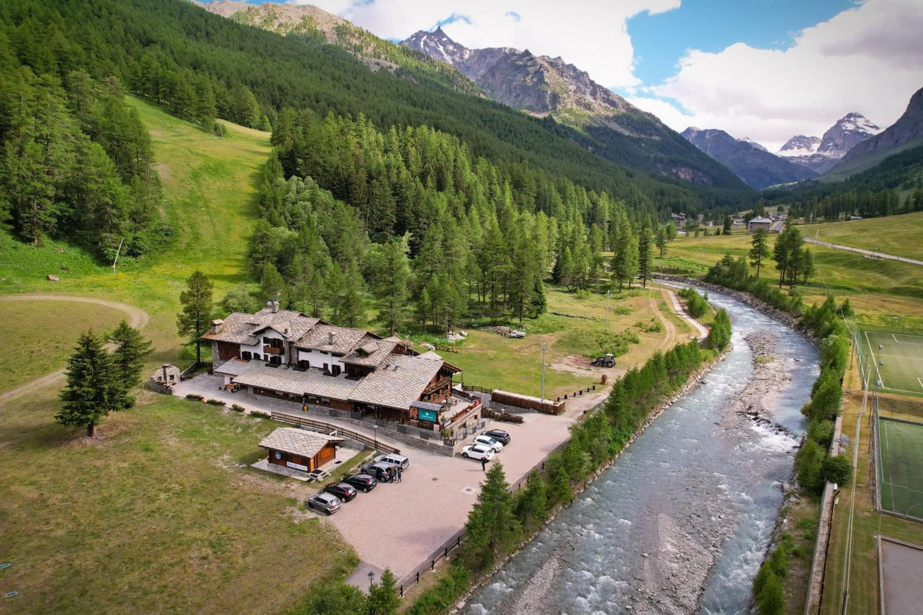 Property building in Albergo Boule de Neige