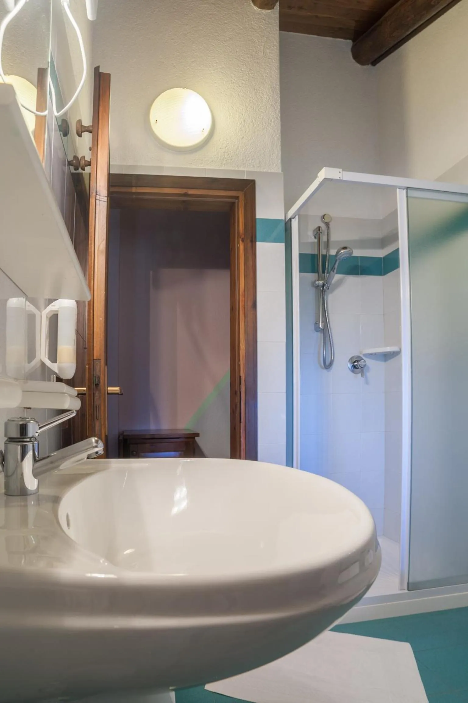 Bathroom in Albergo Boule de Neige