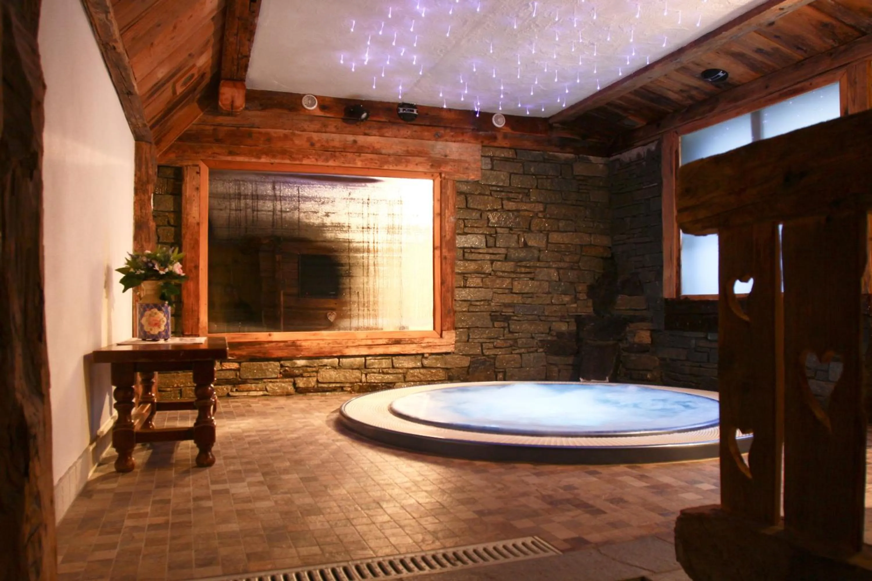 Spa and wellness centre/facilities in Albergo Boule de Neige