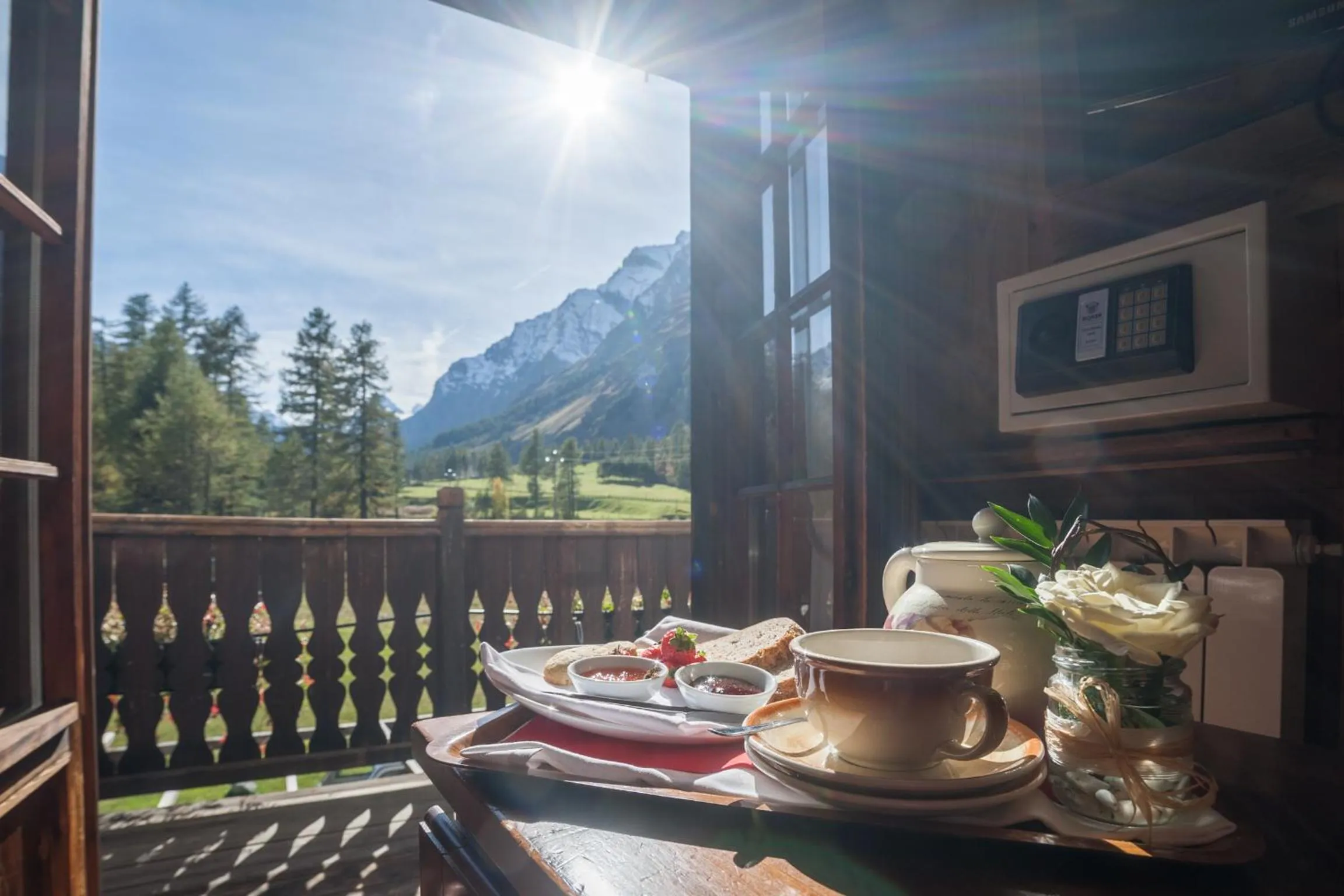 Mountain view in Albergo Boule de Neige