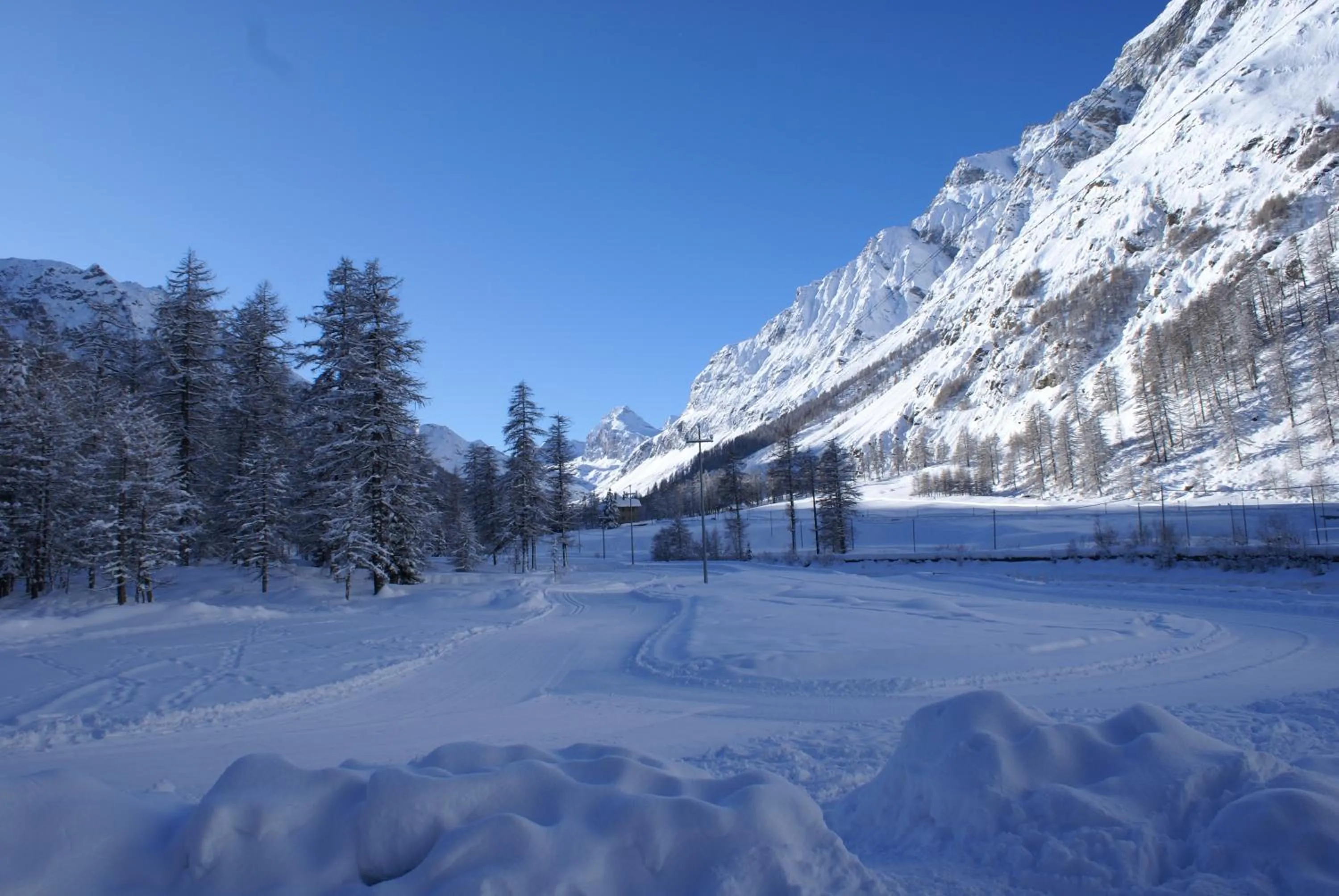 Skiing in Albergo Boule de Neige