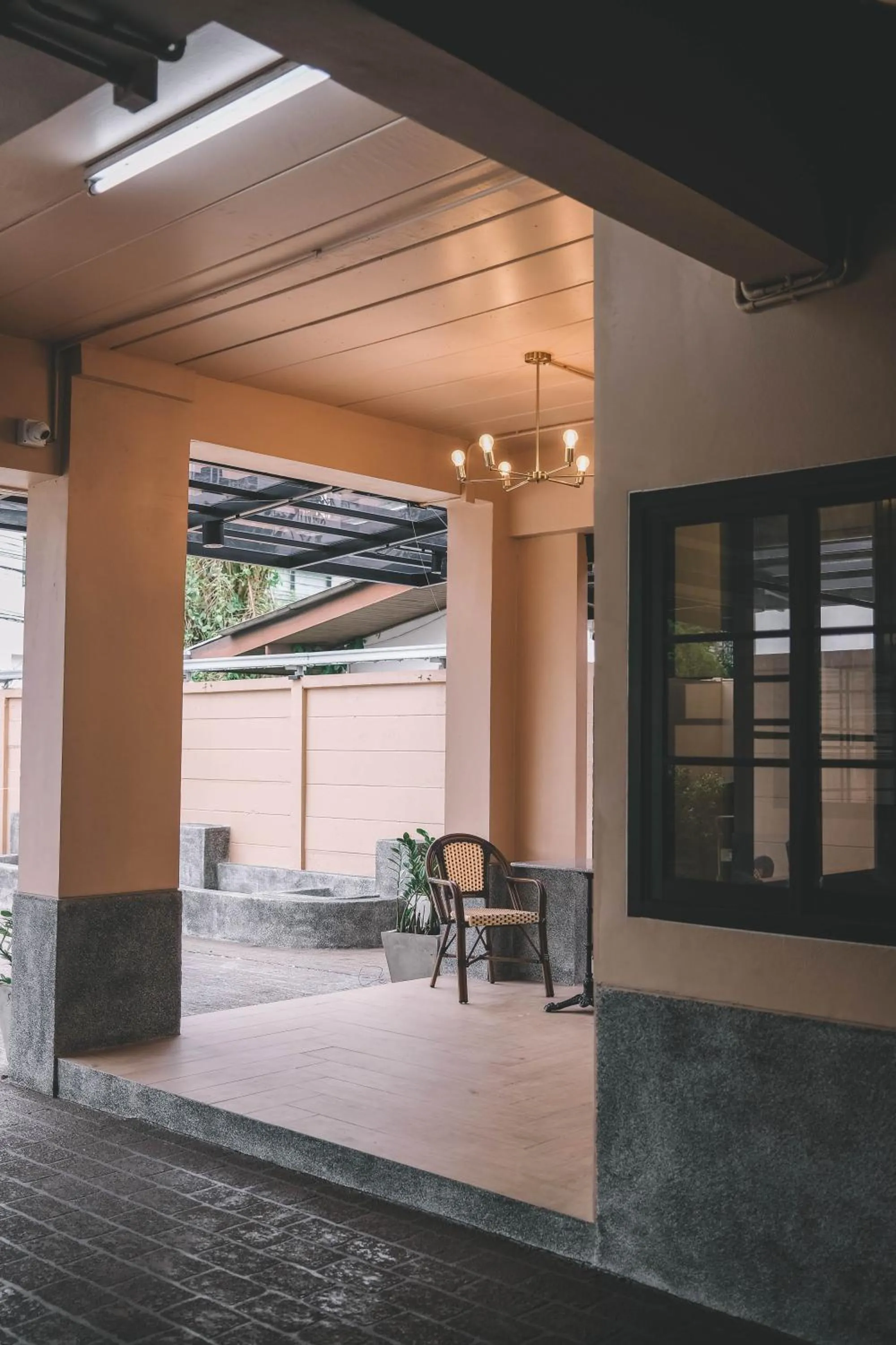 Golden House @ On-nut Station