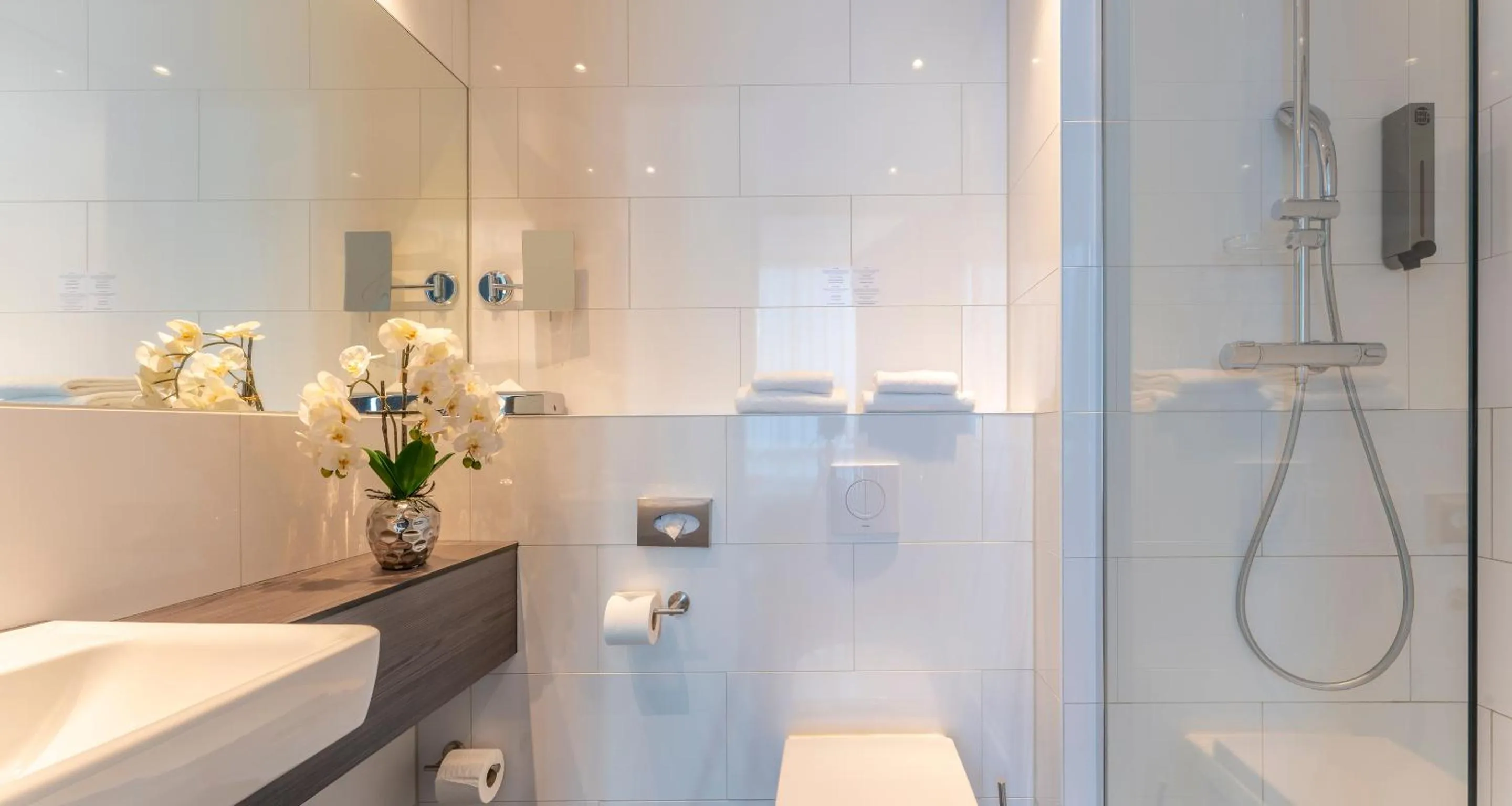 Shower in PLAZA Premium Almere