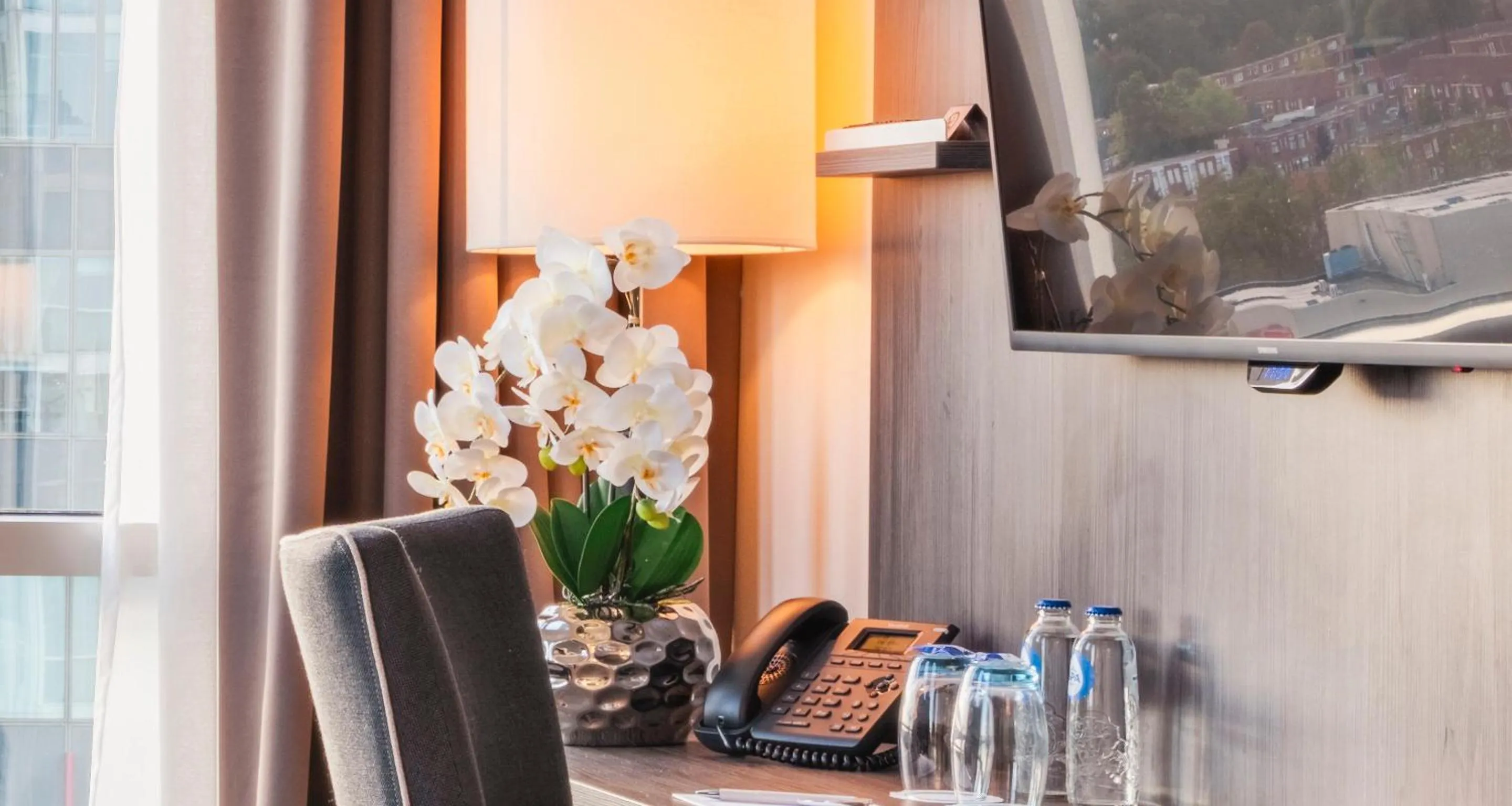 TV and multimedia in PLAZA Premium Almere