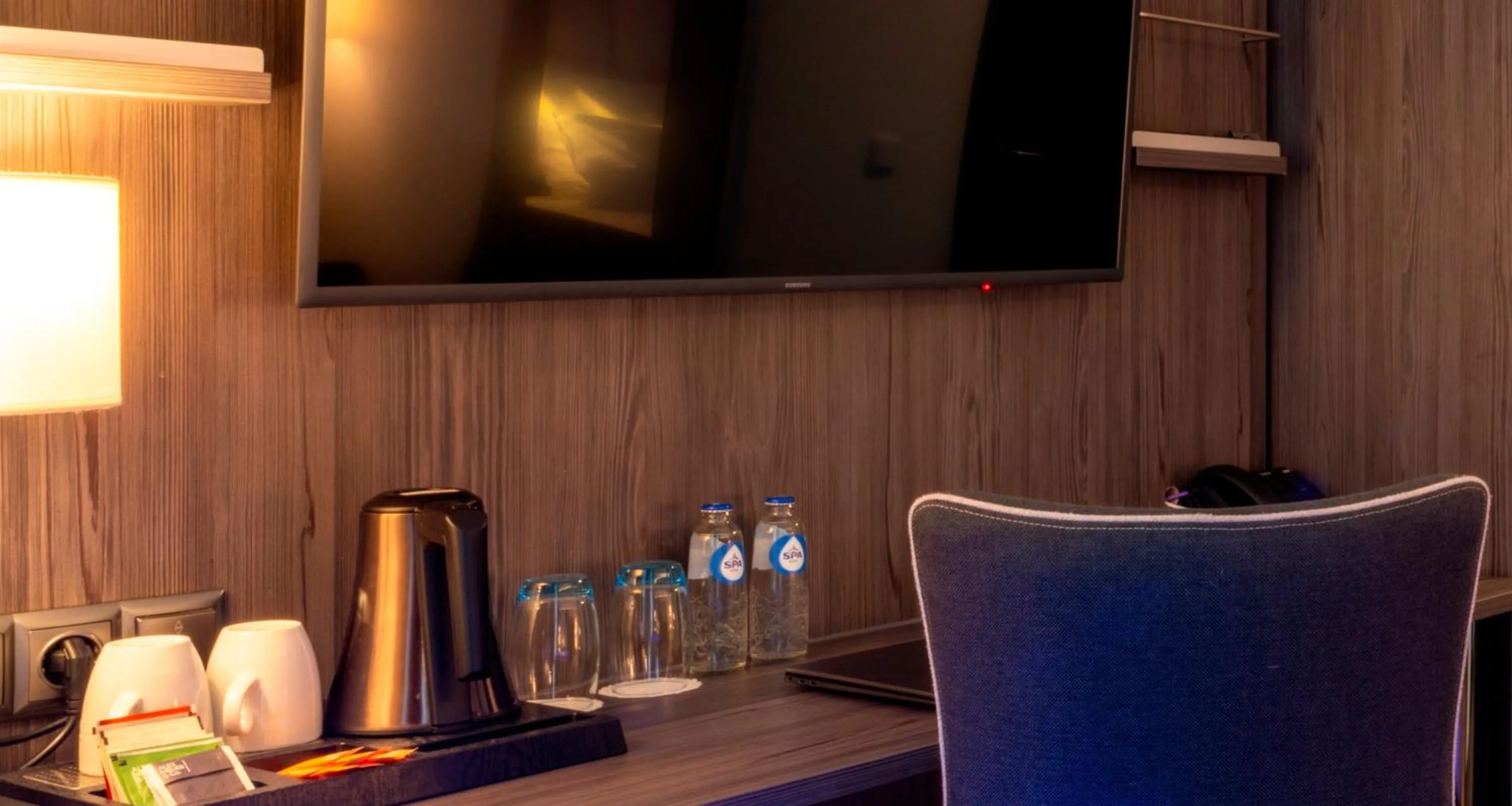 TV and multimedia in PLAZA Premium Almere