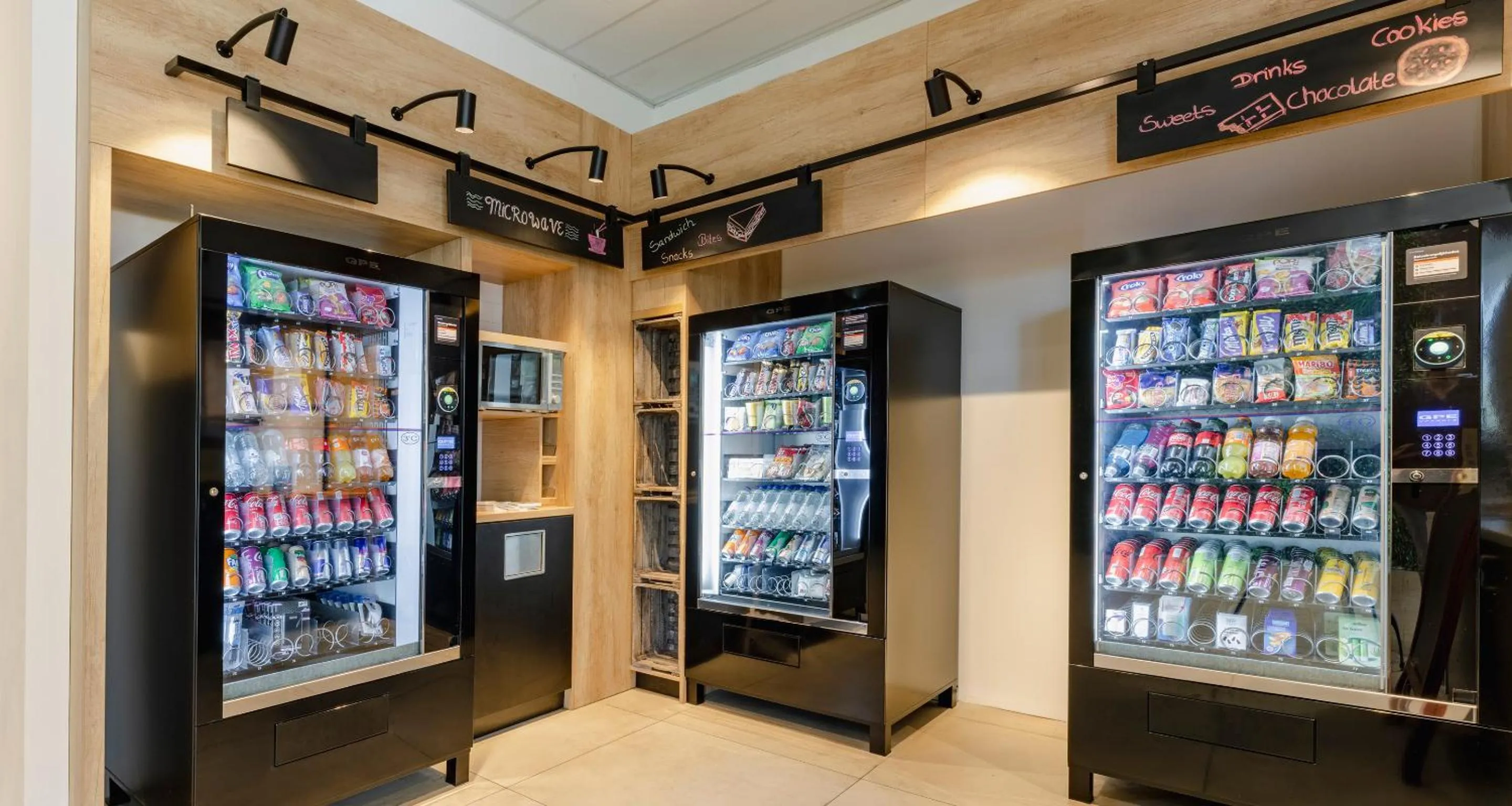vending machine in PLAZA Premium Almere