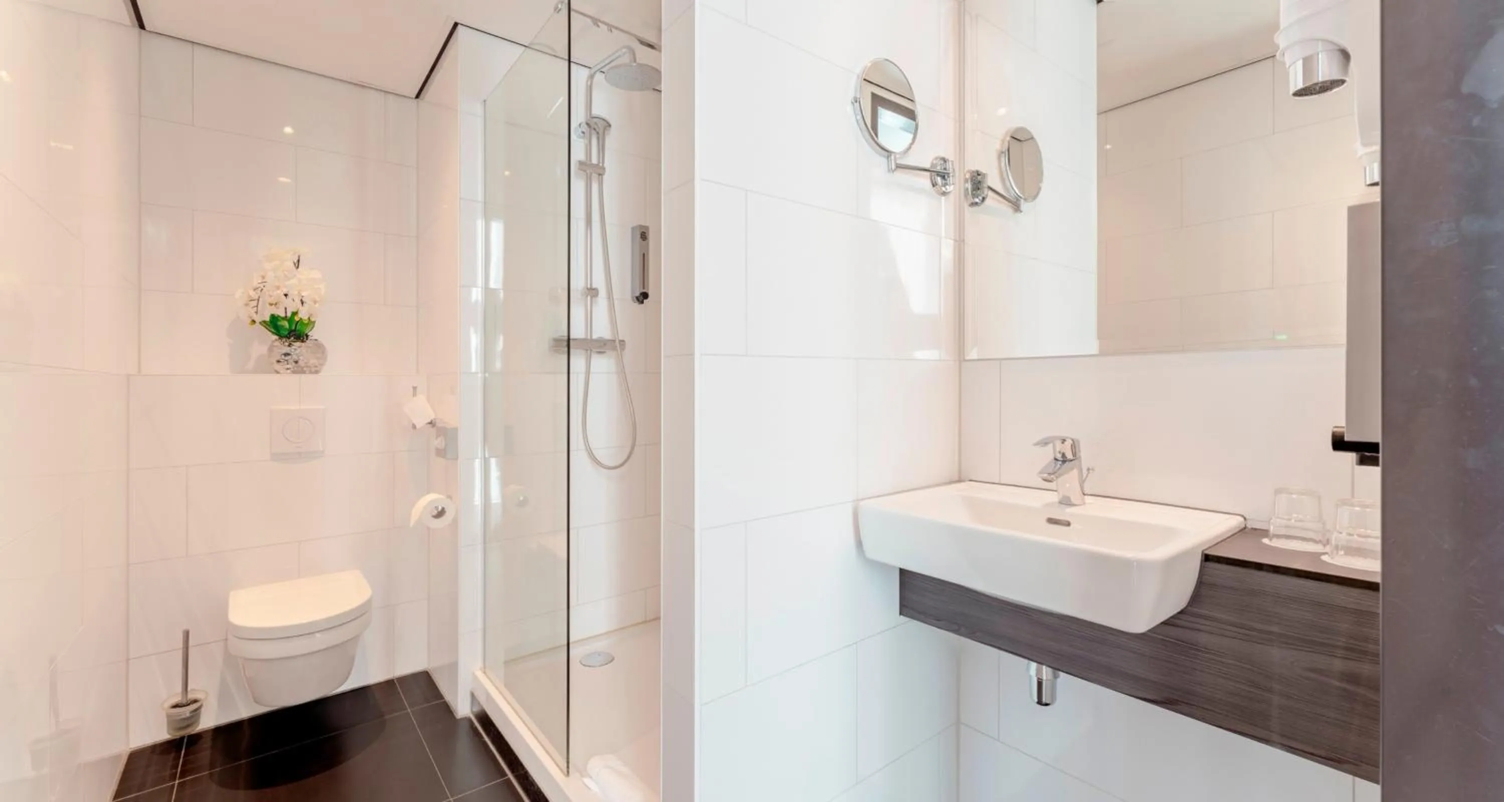Bathroom in PLAZA Premium Almere