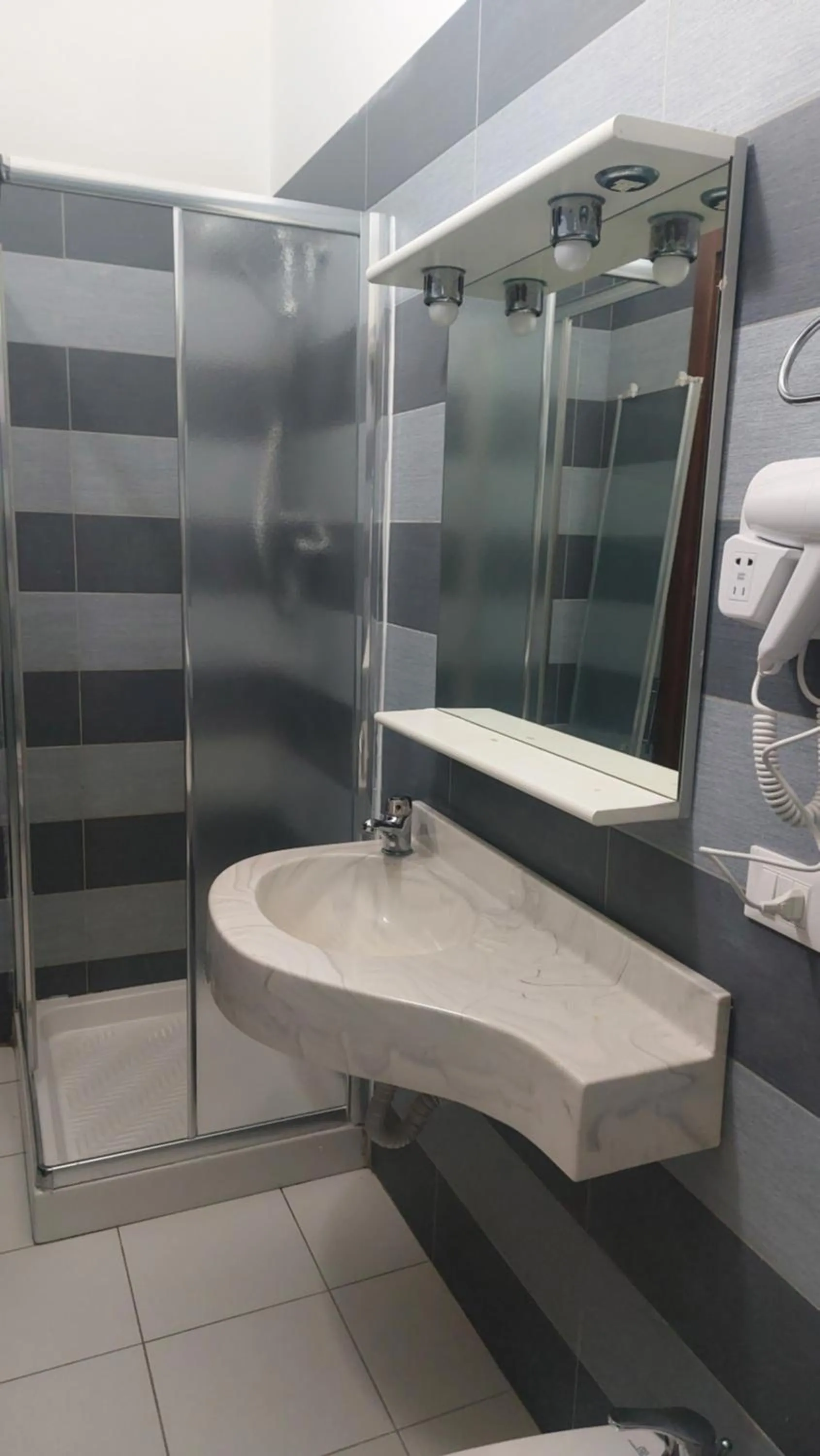 Bathroom in Hotel La Torre