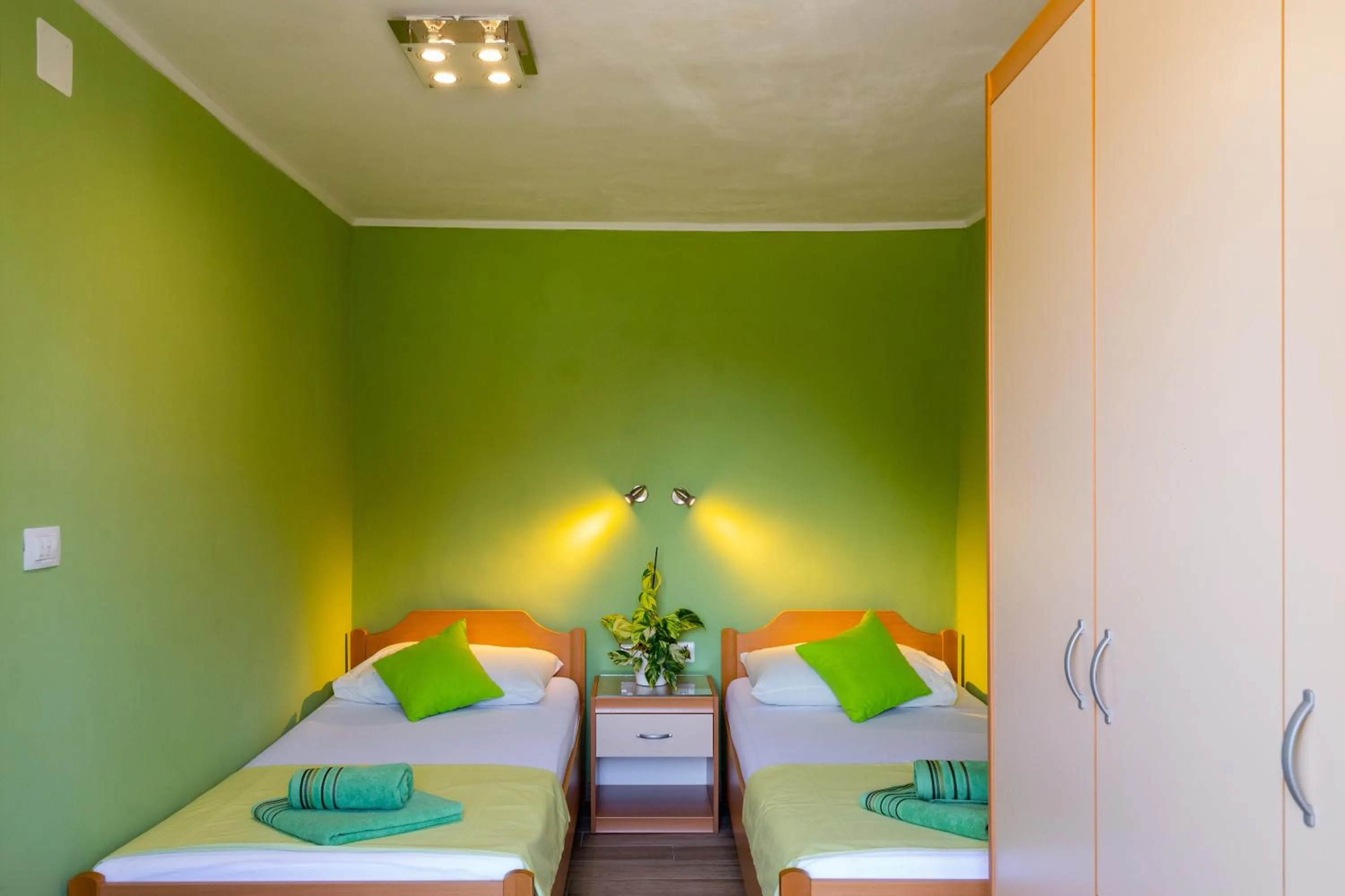 Bedroom, Bed in Rooms Edna