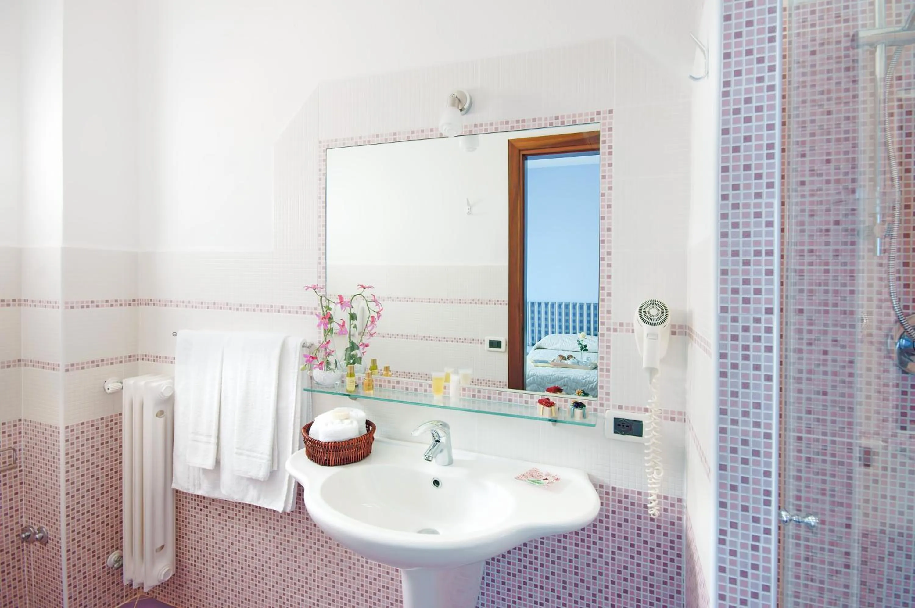 Bathroom in Iris Hotel