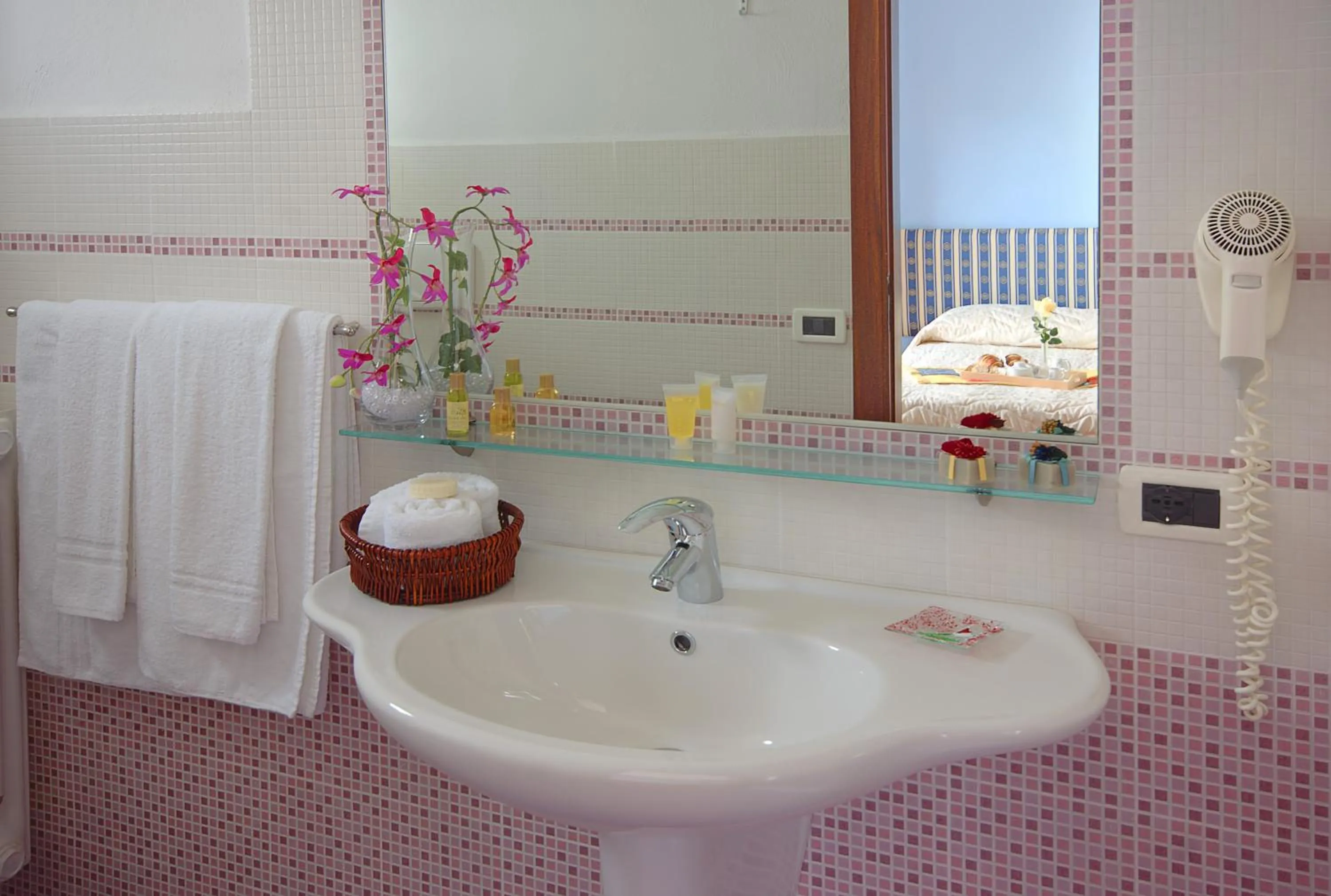 Bathroom in Iris Hotel