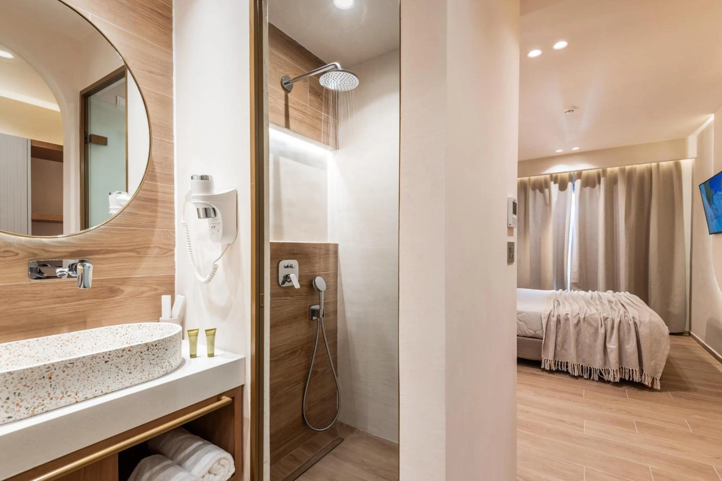 Shower in Tzante Hotel Zakynthos, Adults Only