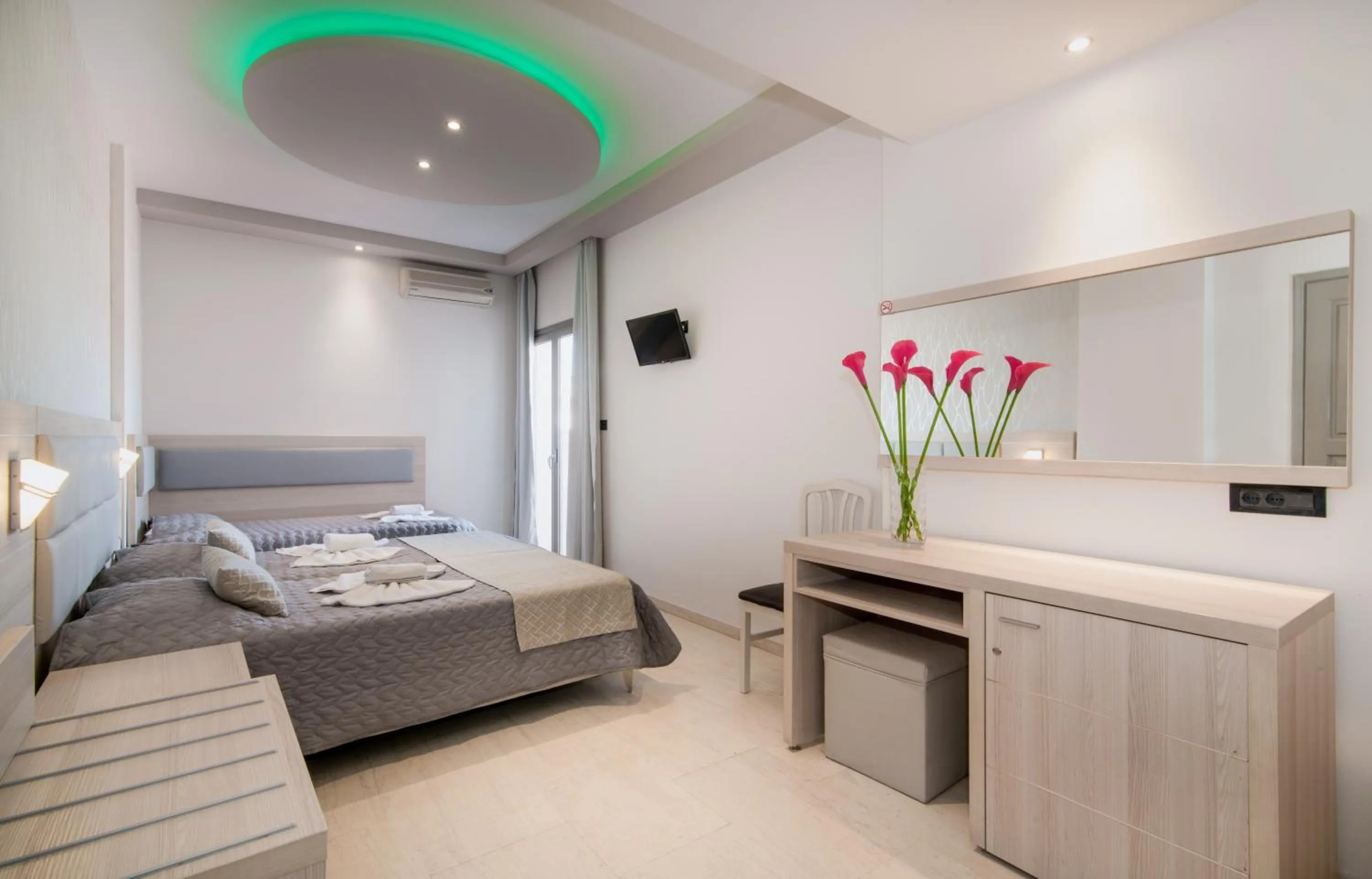 Photo of the whole room, Bed in Tzante Hotel Zakynthos, Adults Only