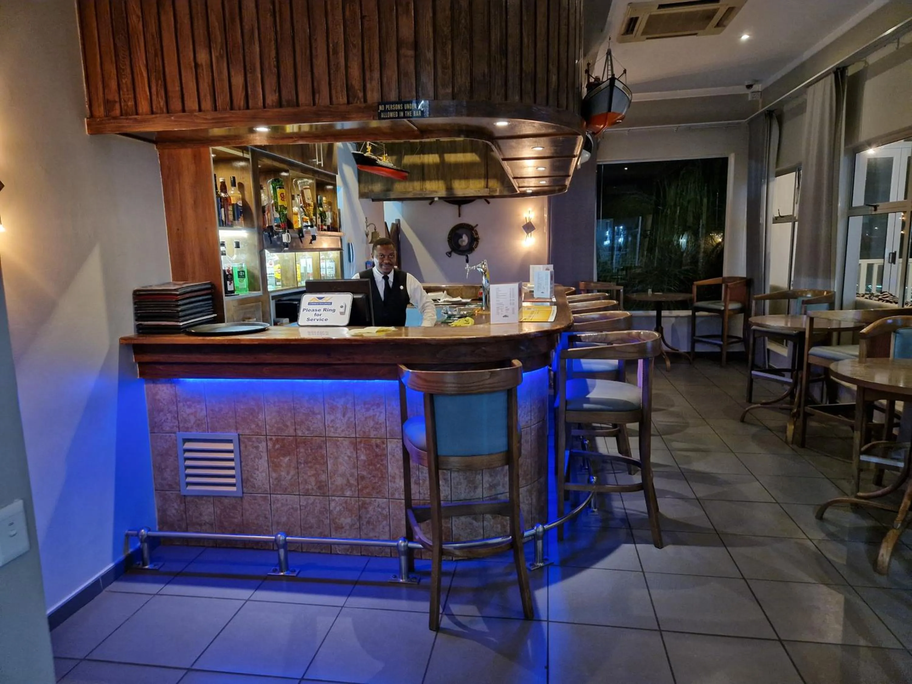 Lounge or bar in Lüderitz Nest Hotel