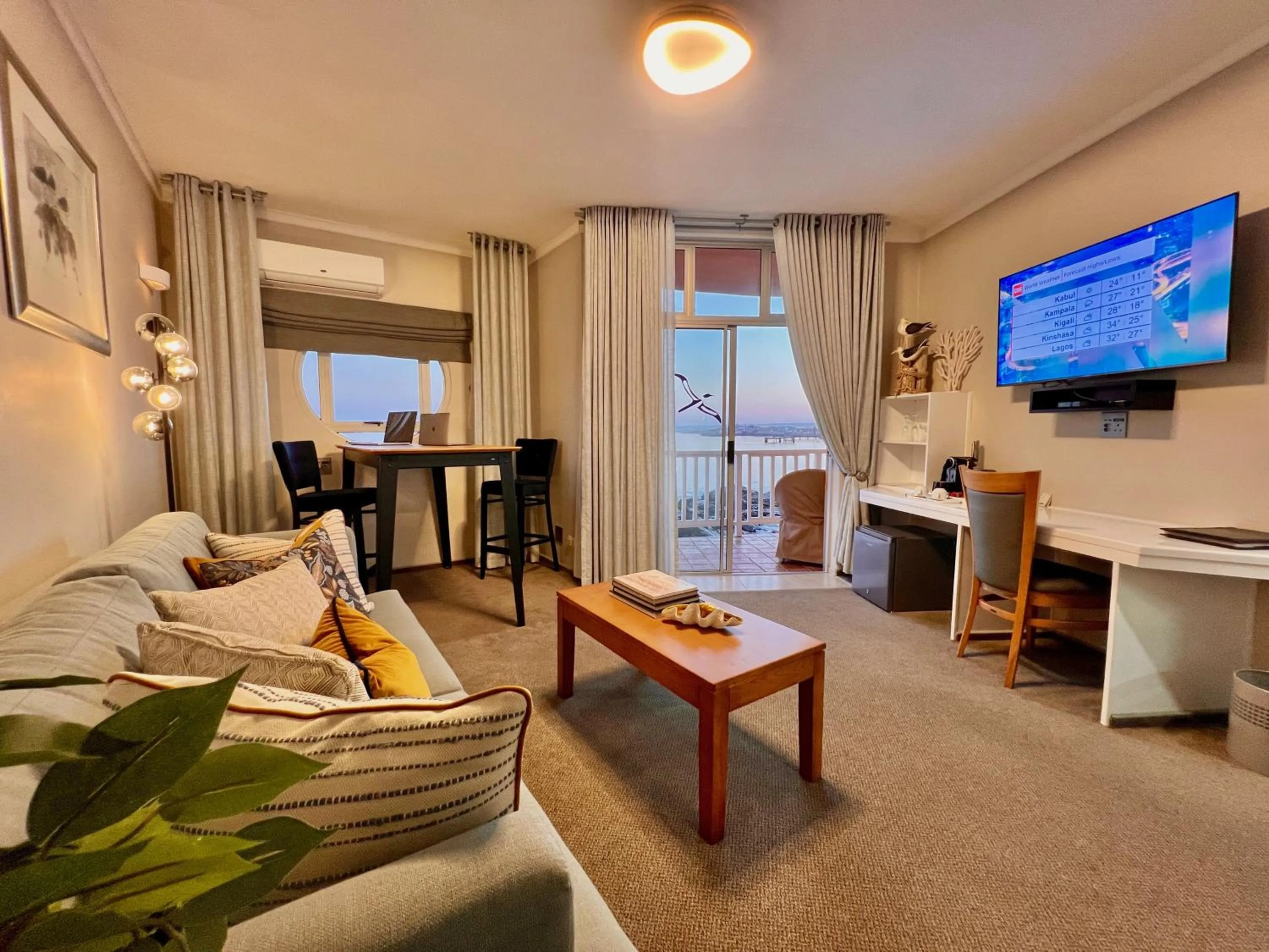 TV and multimedia in Lüderitz Nest Hotel