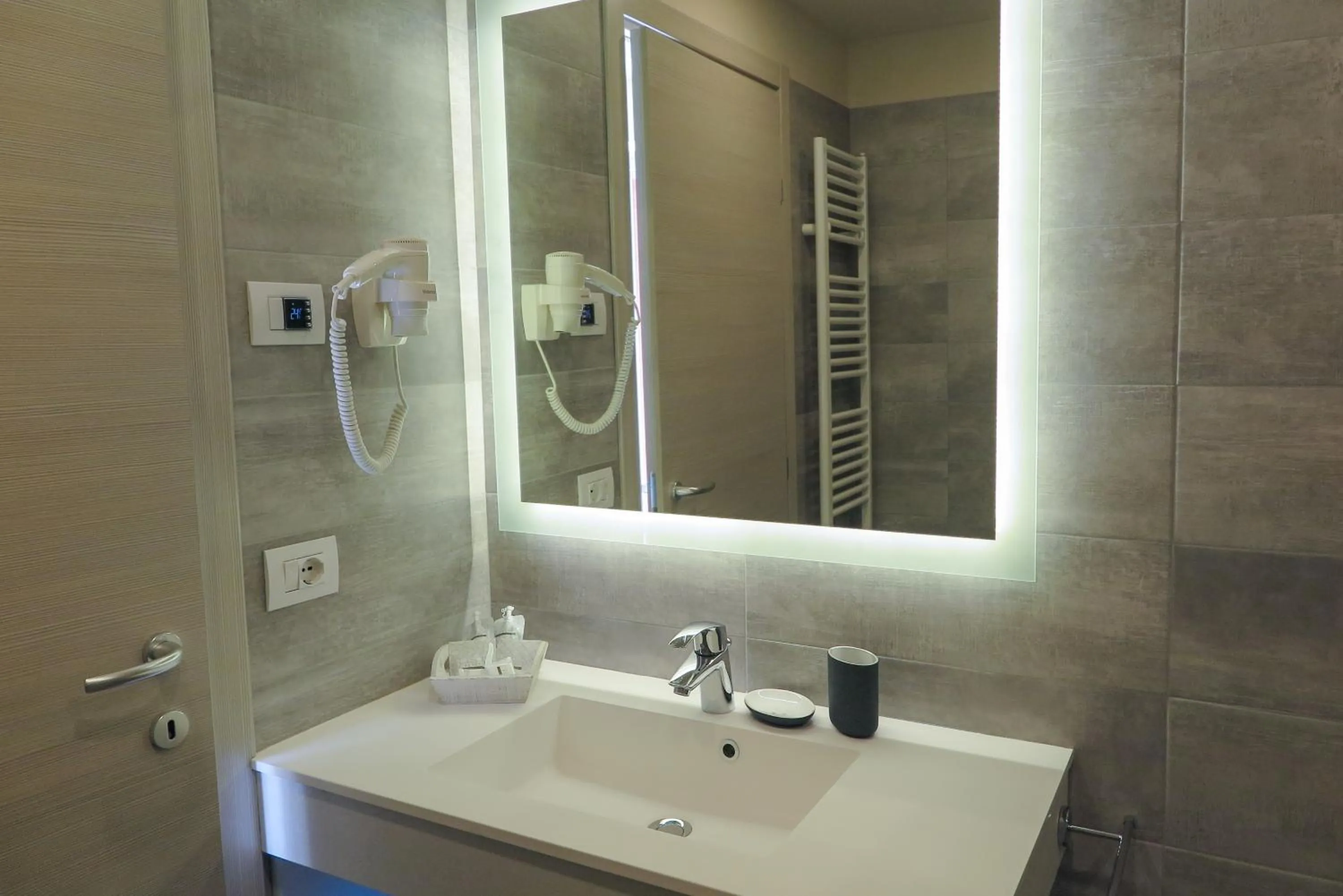 Bathroom in Hotel Oasi Beach