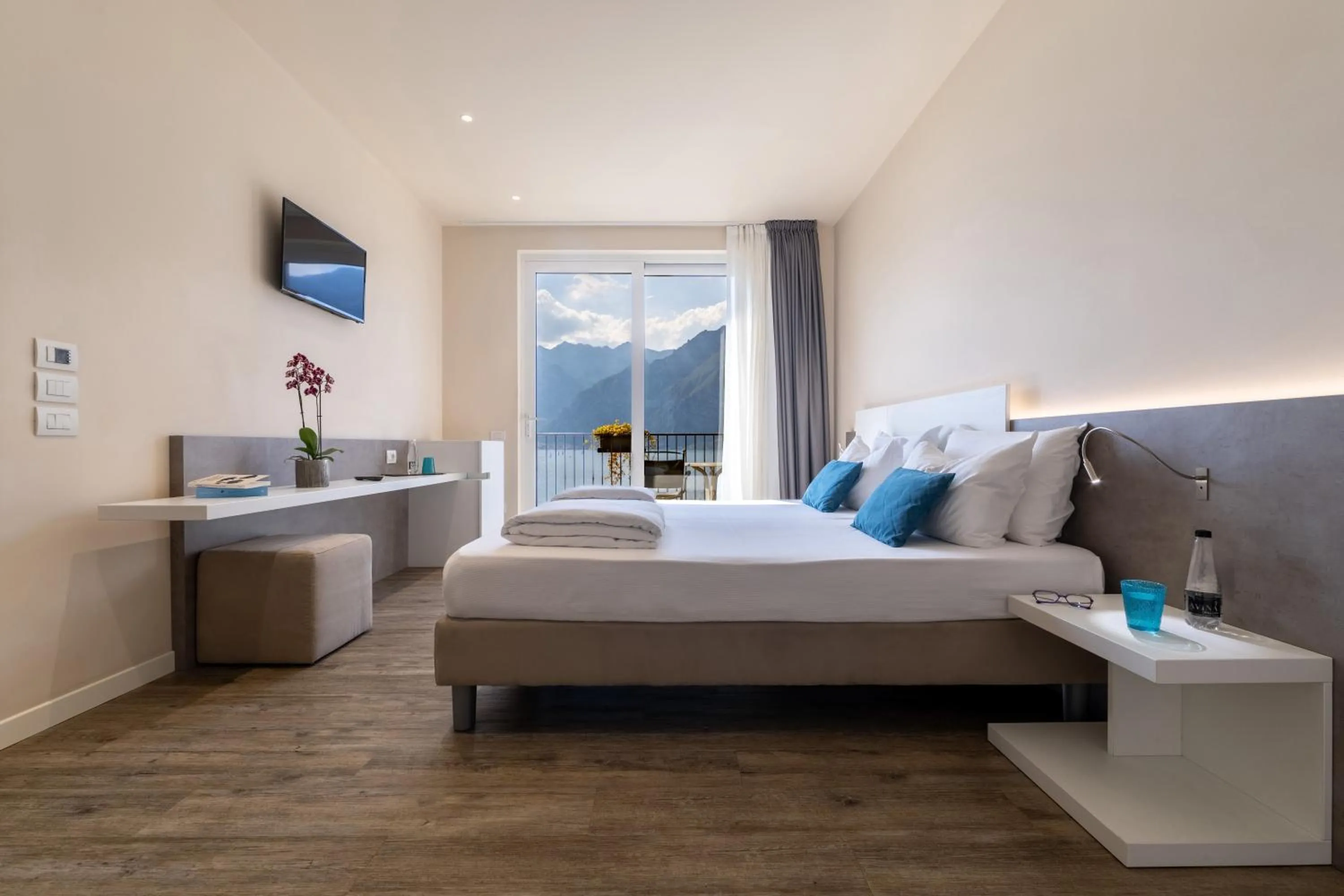 Bedroom, Bed in Hotel Oasi Beach