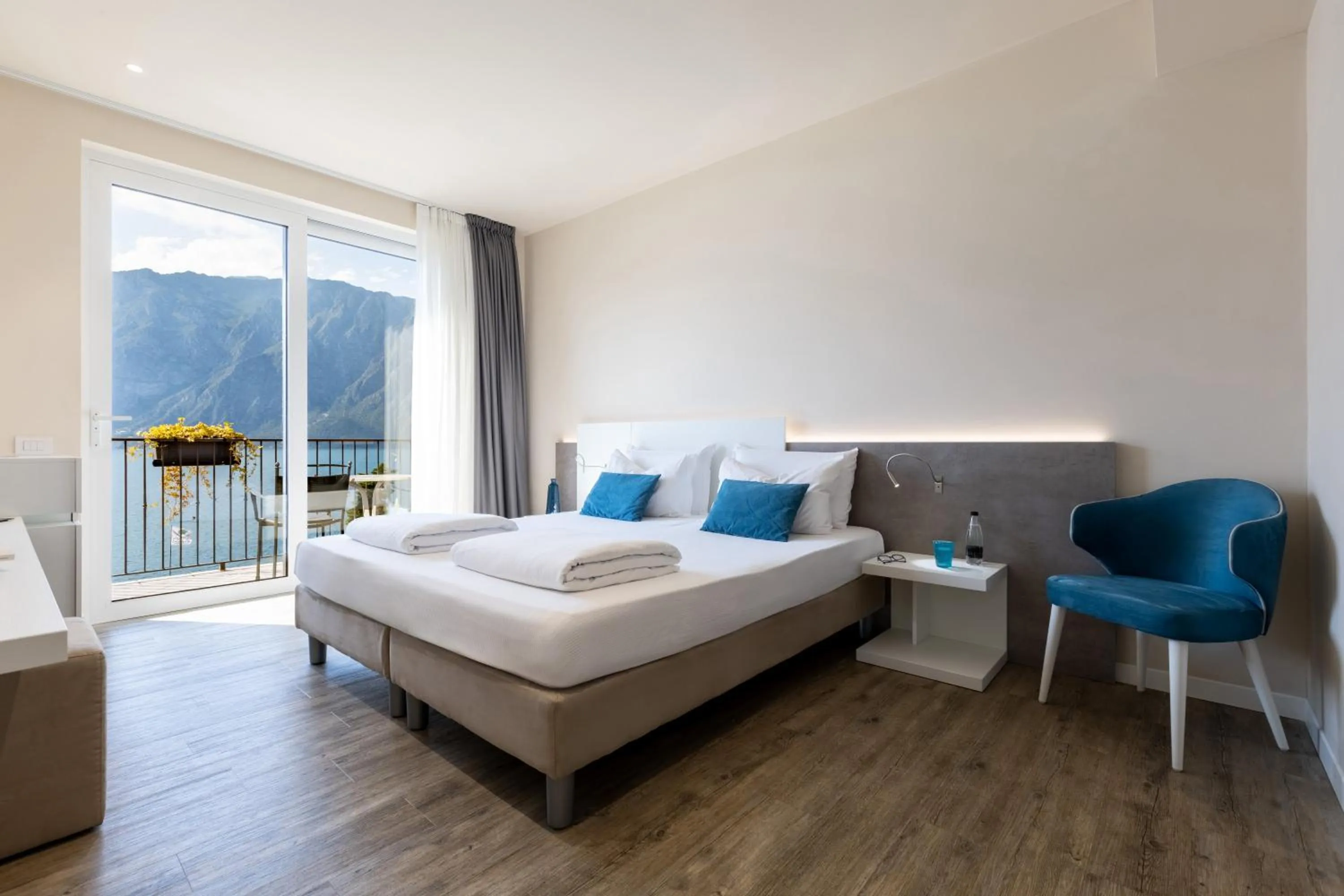 Bedroom, Bed in Hotel Oasi Beach