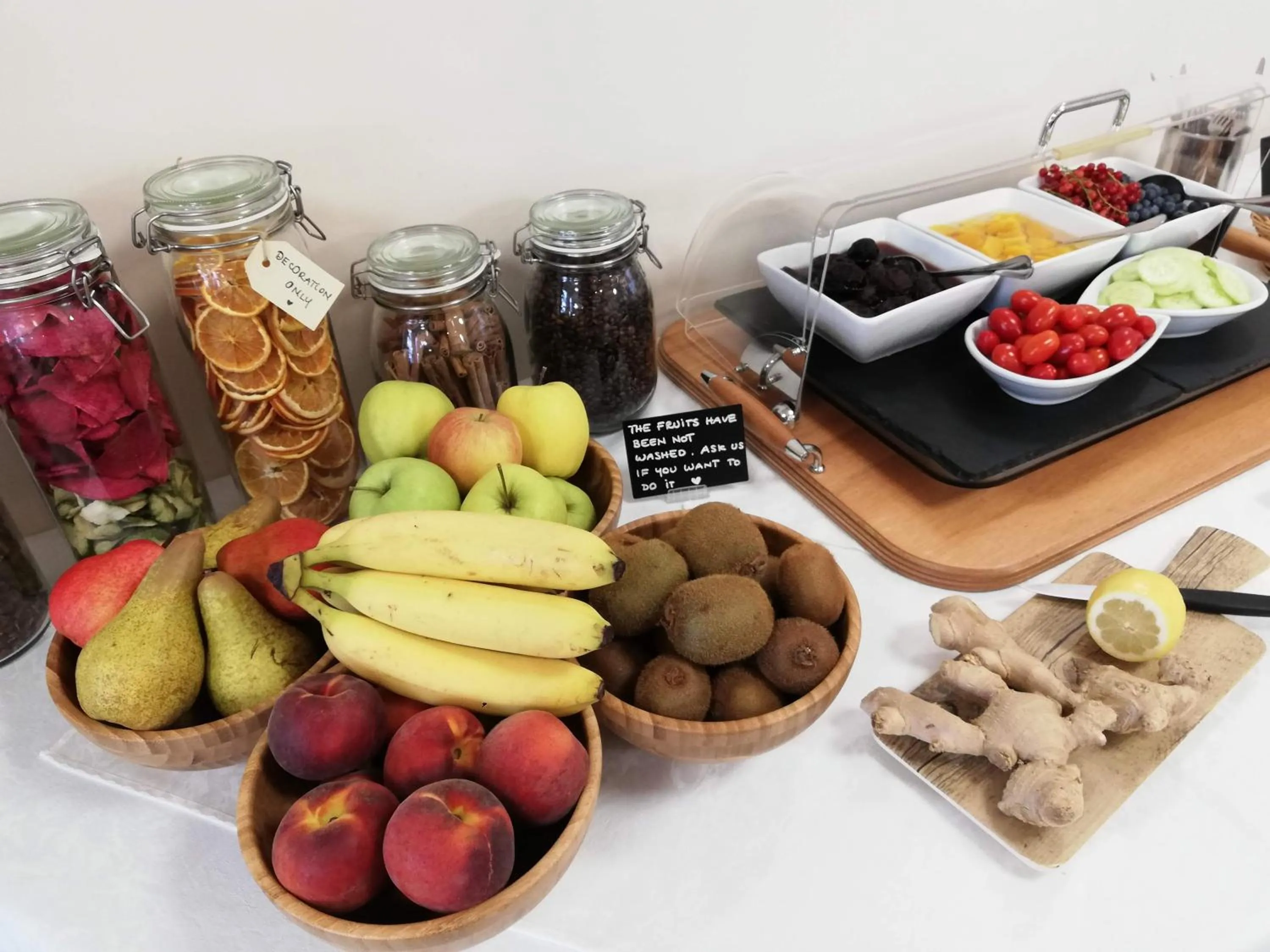 Breakfast in Hotel Oasi Beach