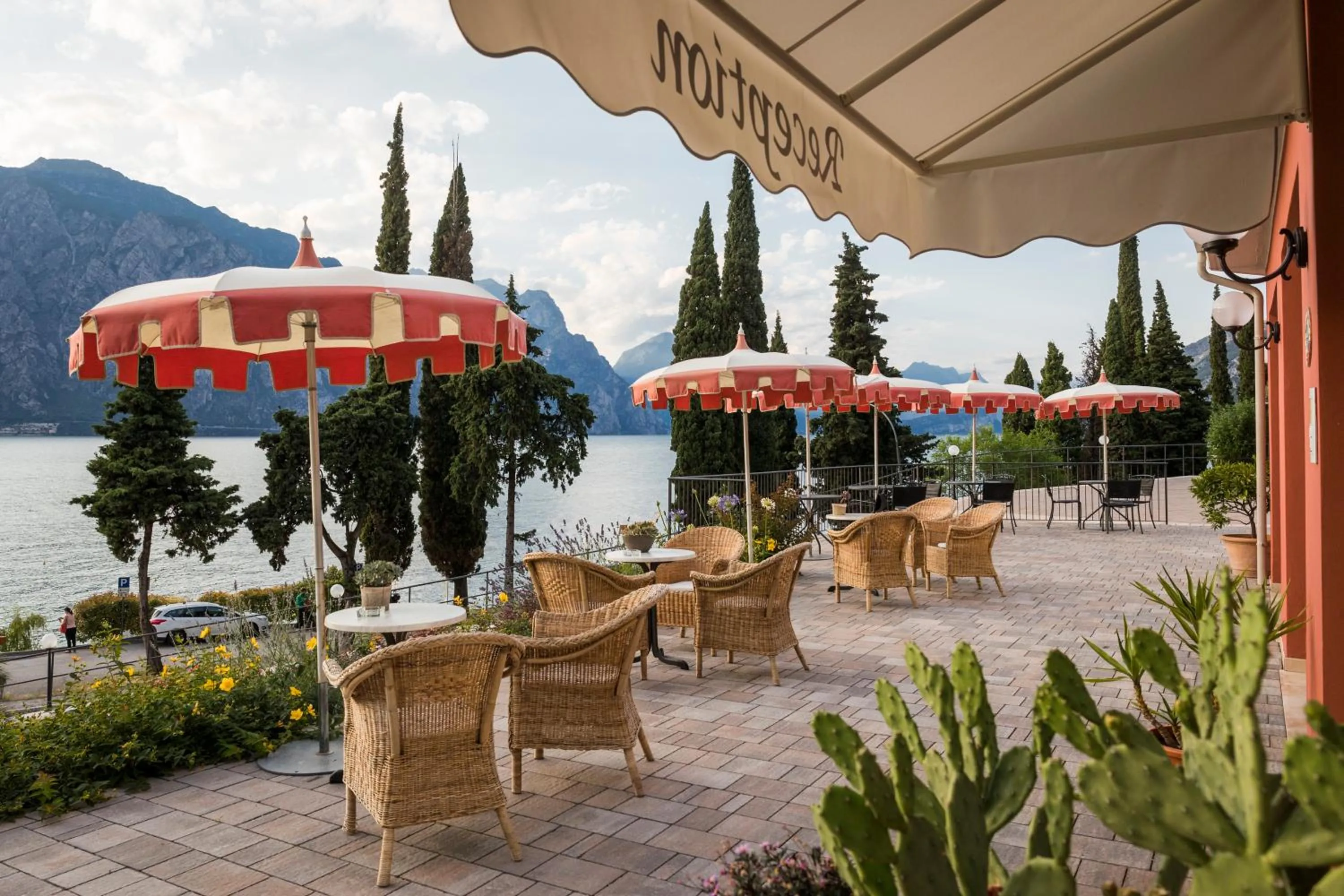 Lake view in Hotel Oasi Beach