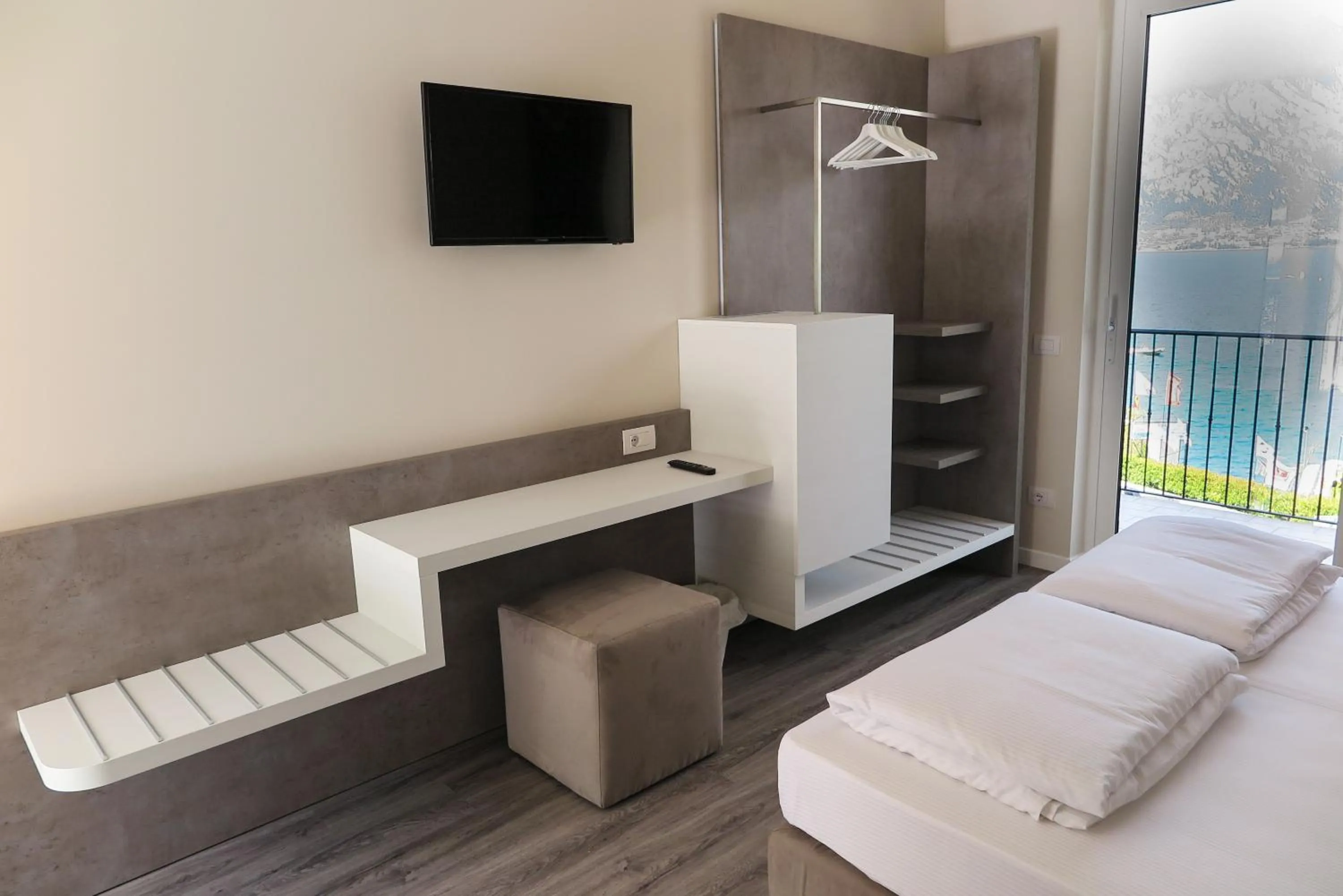 Bedroom, Bed in Hotel Oasi Beach