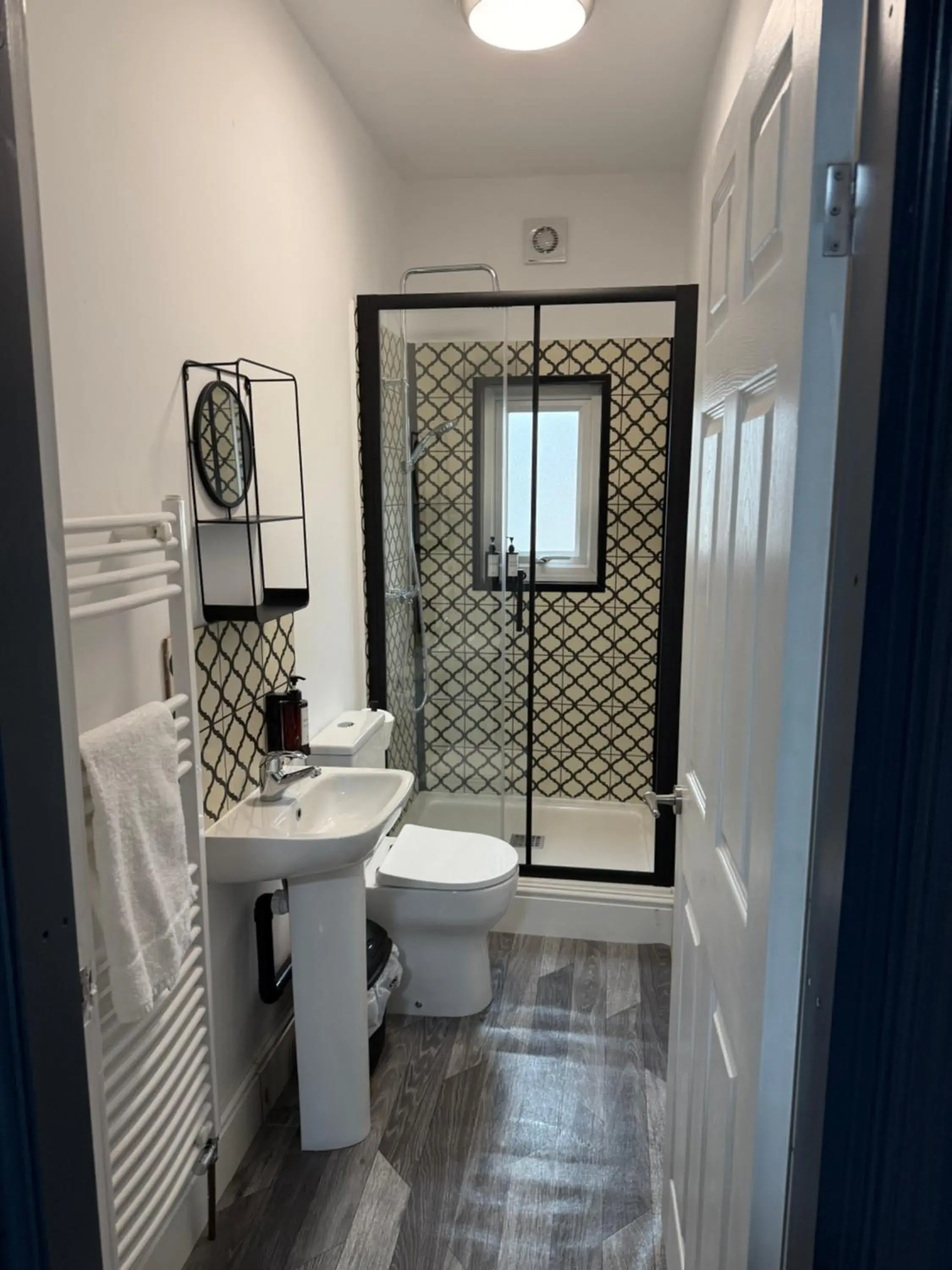 Apartment With Shared Bathroom in The Olive Apartment With Shared Bathroom in The Olive