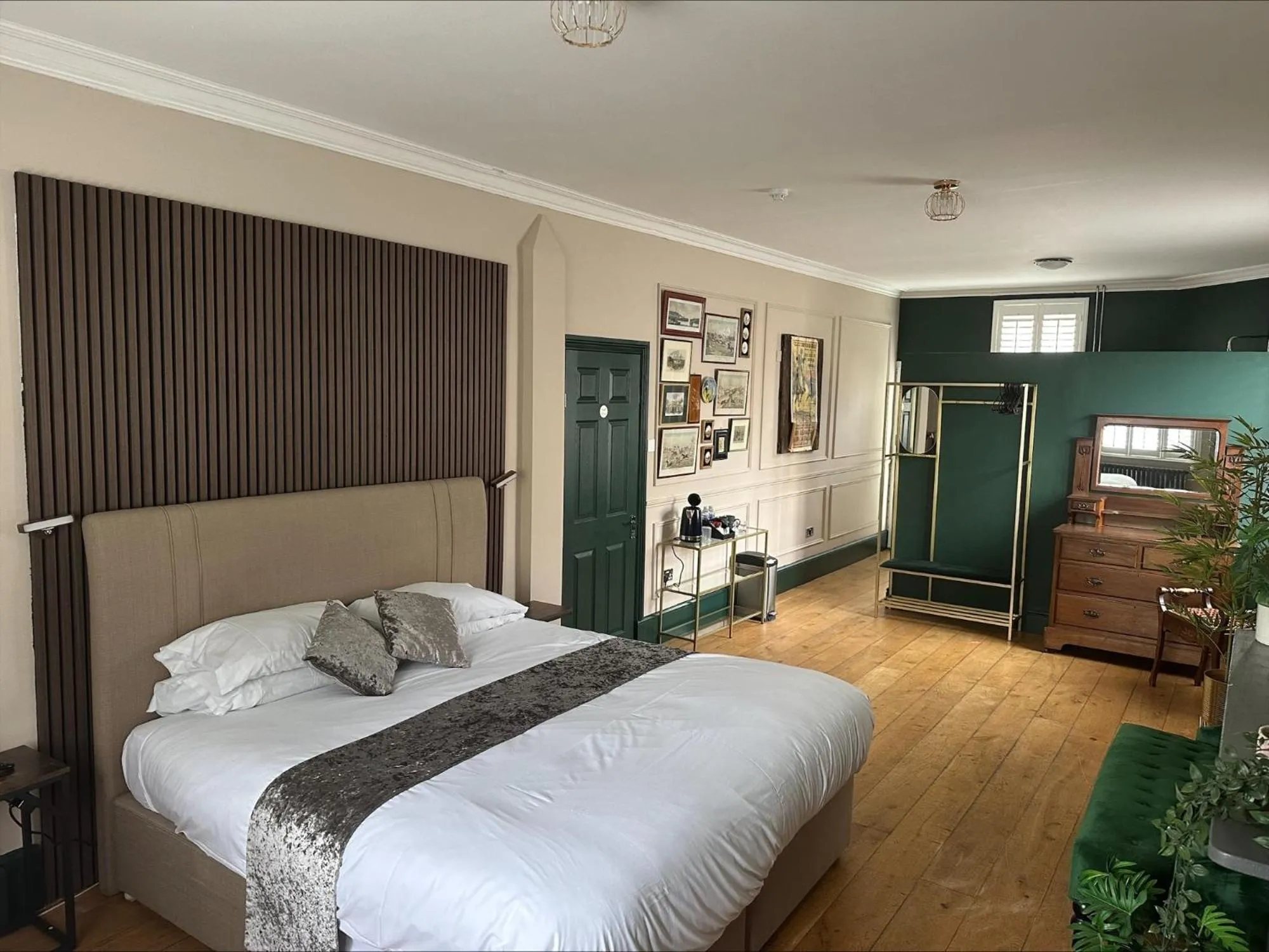 Bedroom, Bed in The Olive