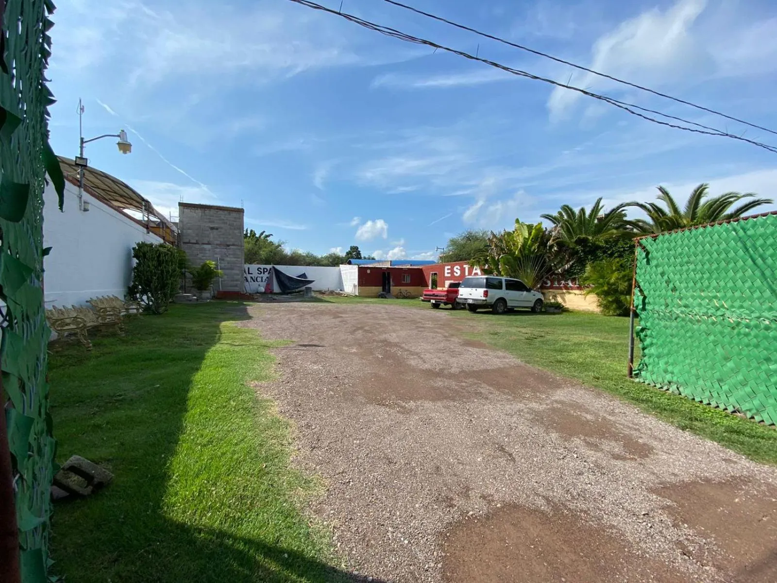 Parking in Hotel La Estancia