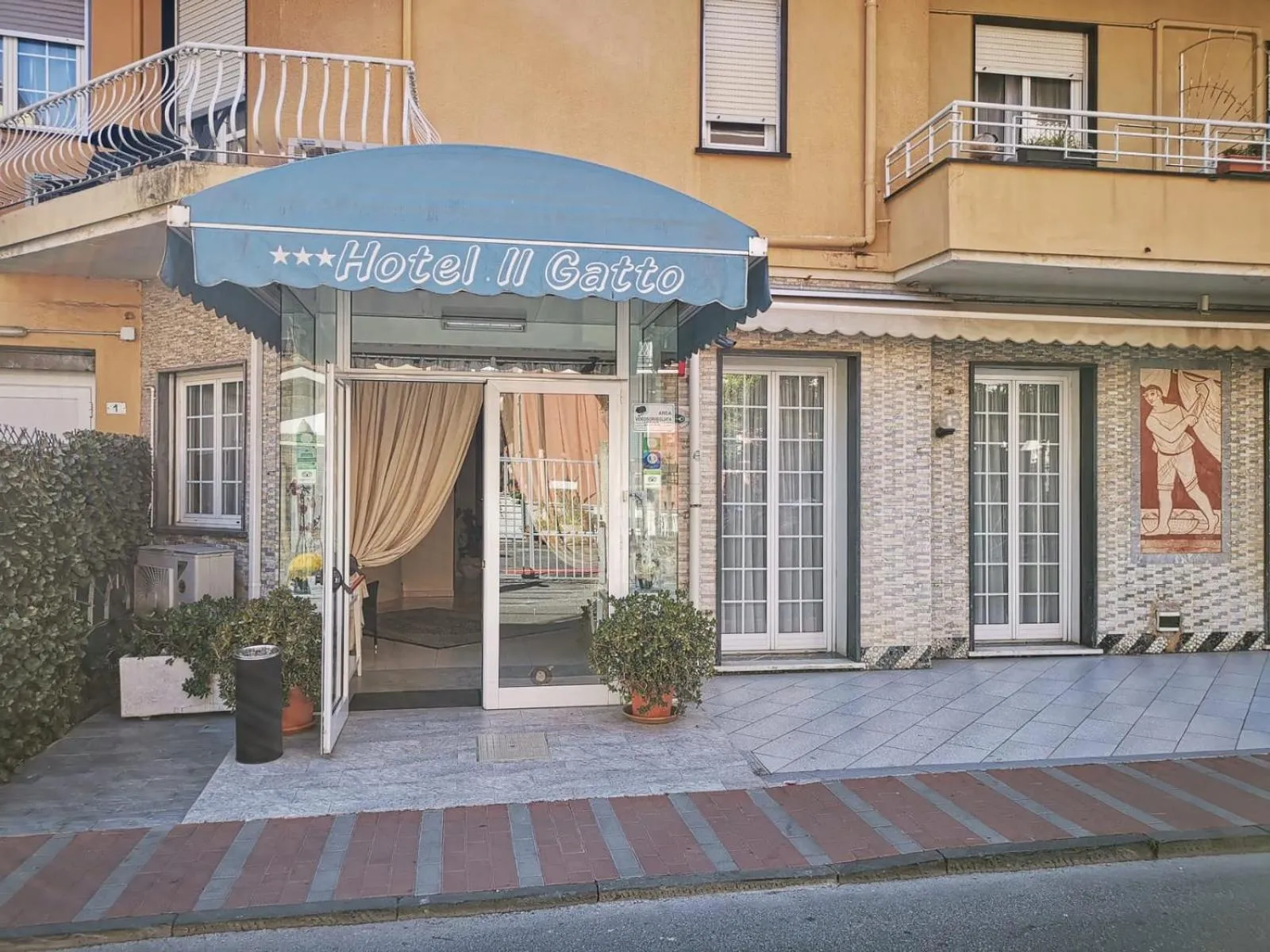 Property building in Hotel Il Gatto