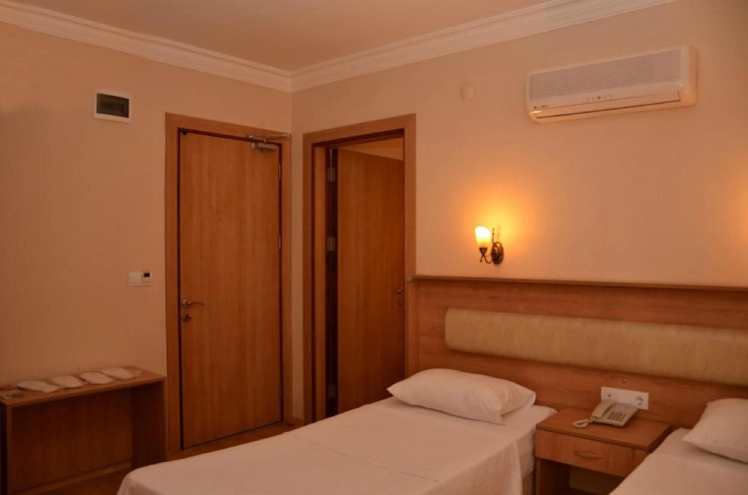 Photo of the whole room in Ebruli Hotel Cunda