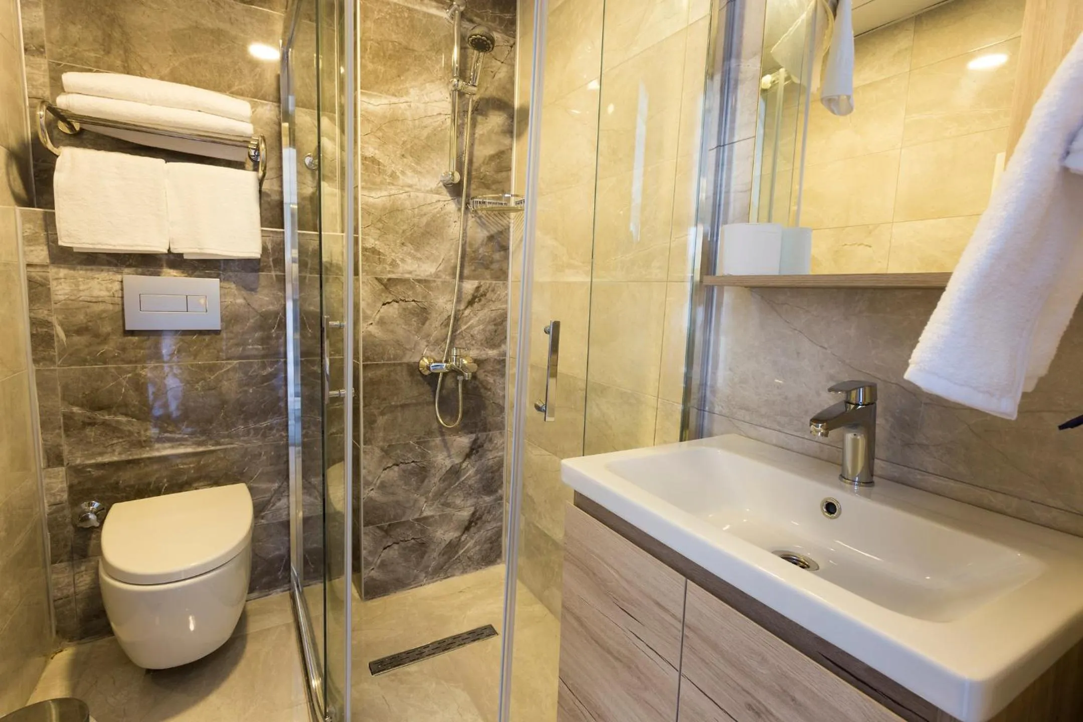 Bathroom in Sunsan Hotel