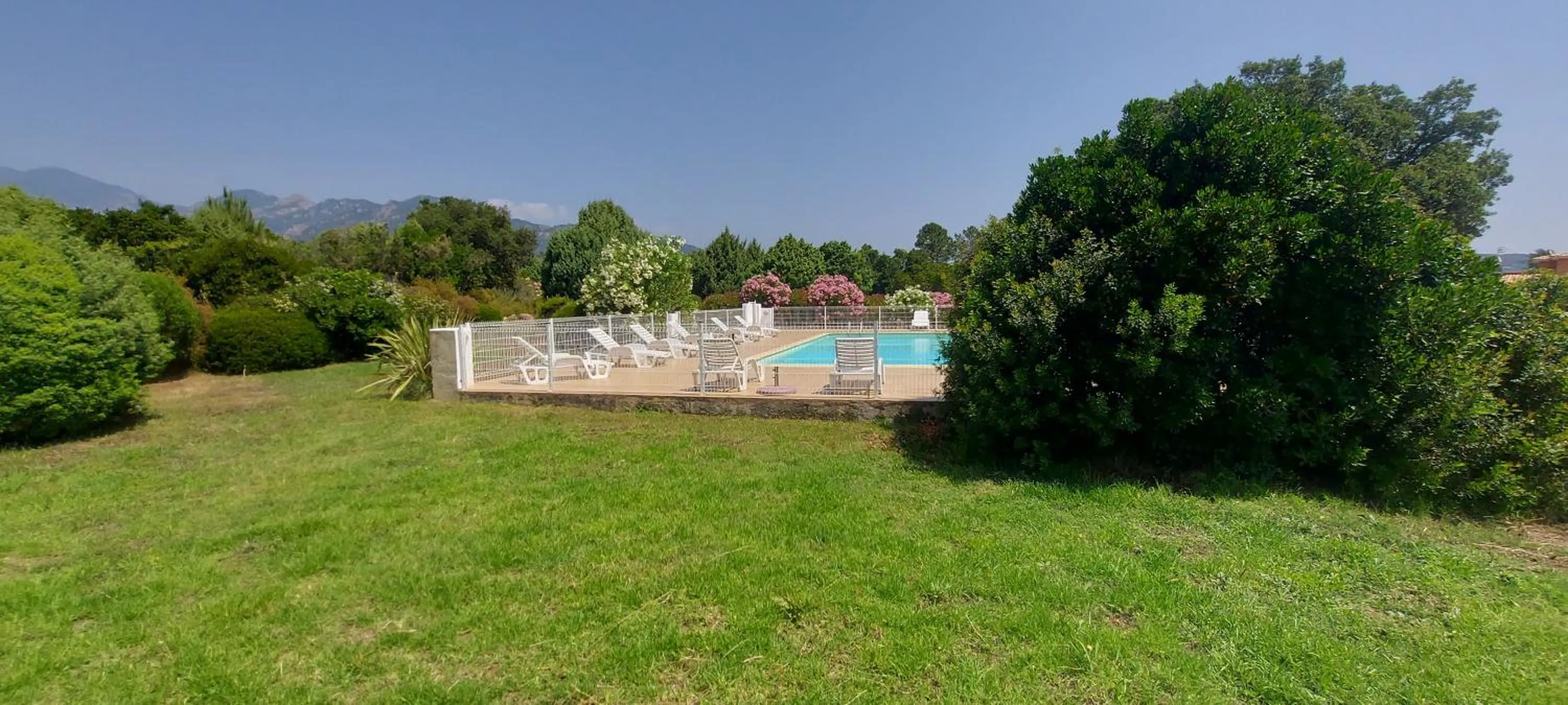 Swimming pool in Residence Riviera