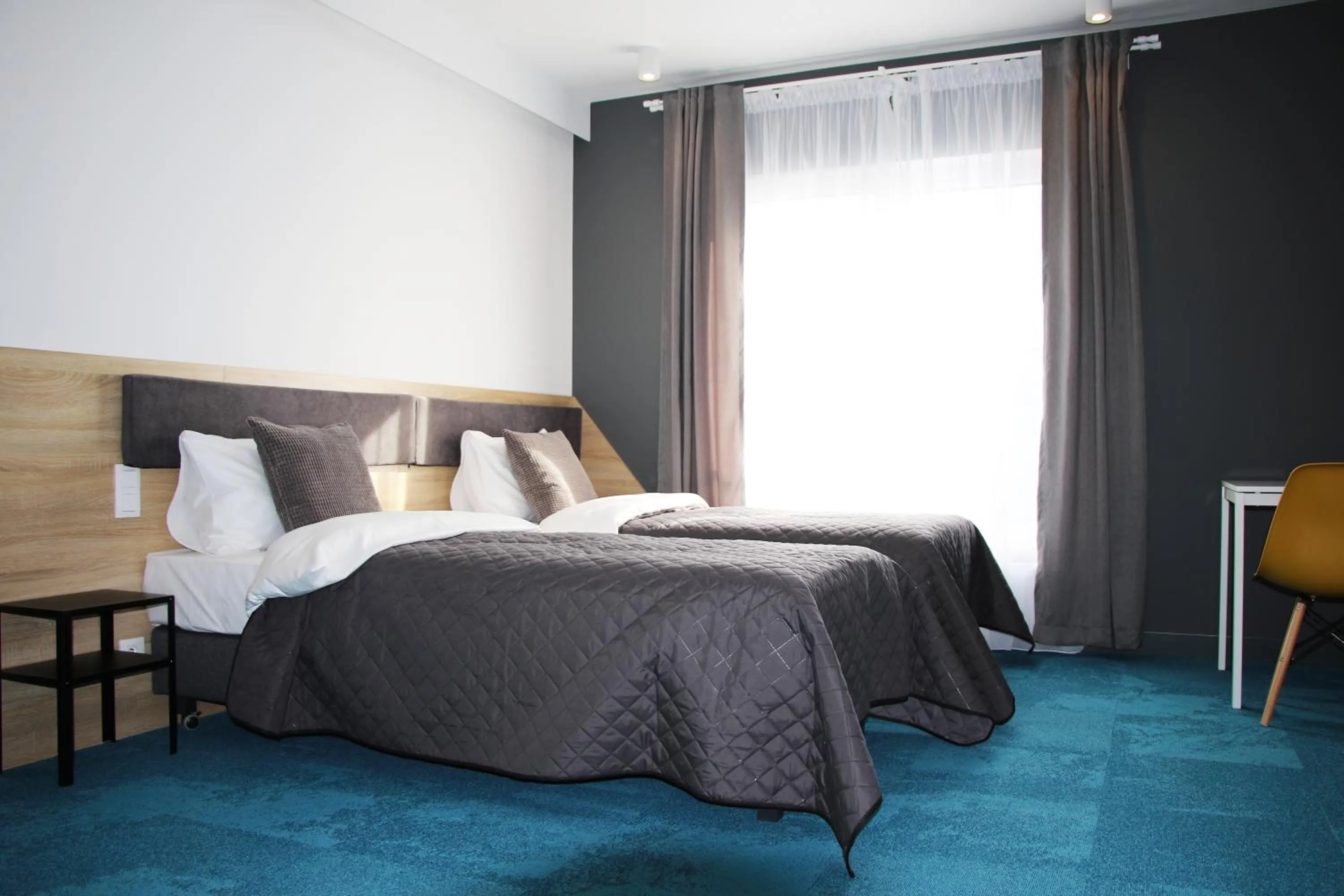 Shower, Bed in Lemon Plaza Hotel