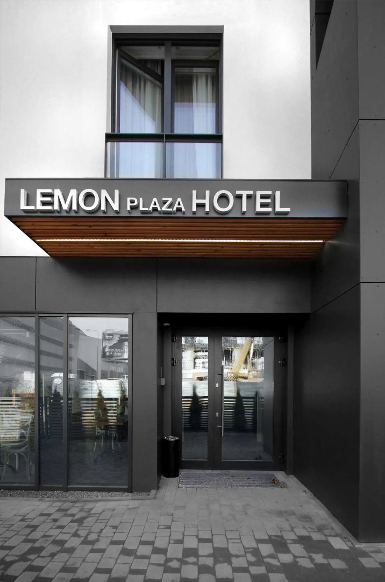 Facade/entrance in Lemon Plaza Hotel