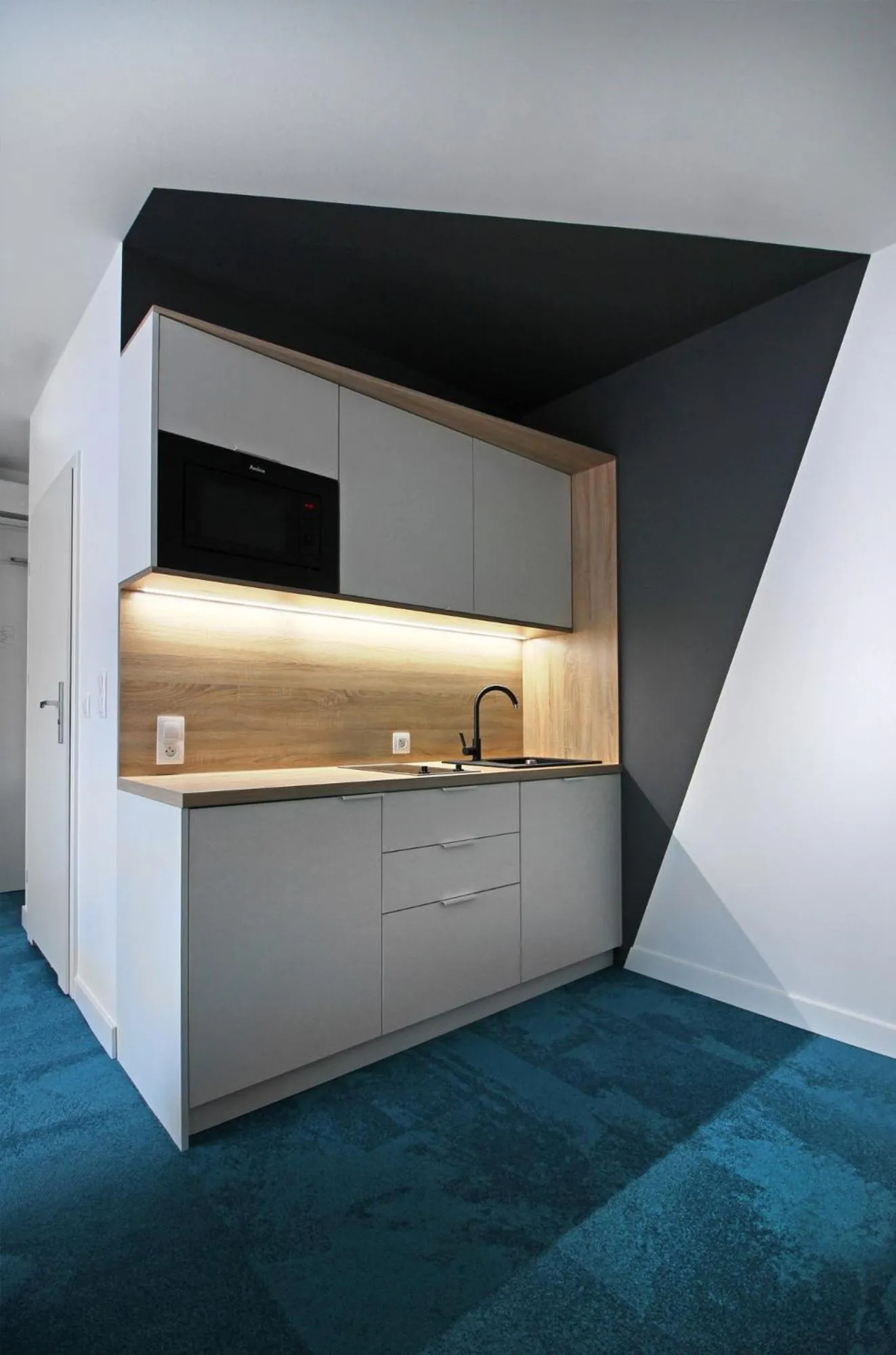 Kitchen or kitchenette in Lemon Plaza Hotel