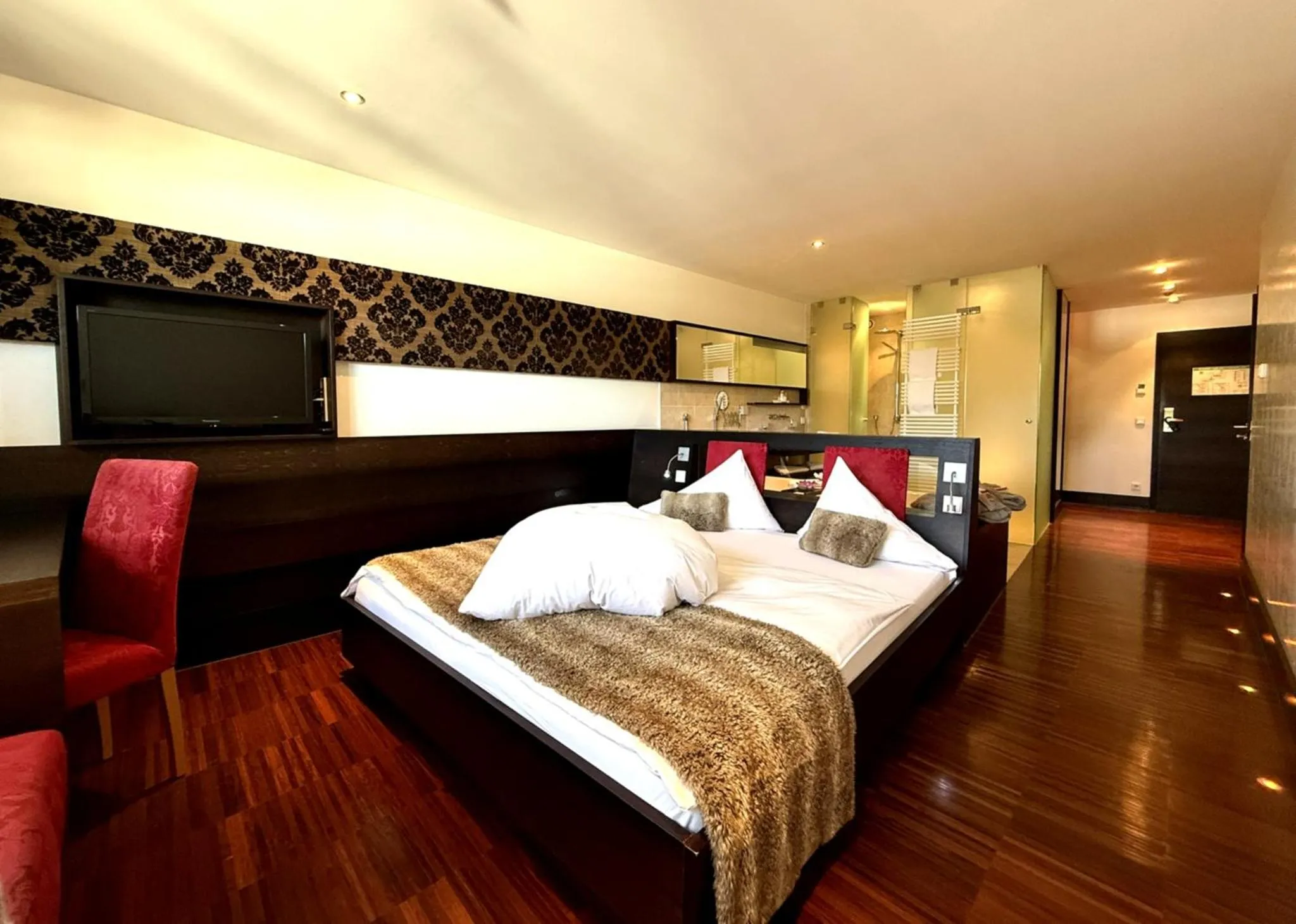Bed in Wellnesshotel ...liebes Rot-Flüh