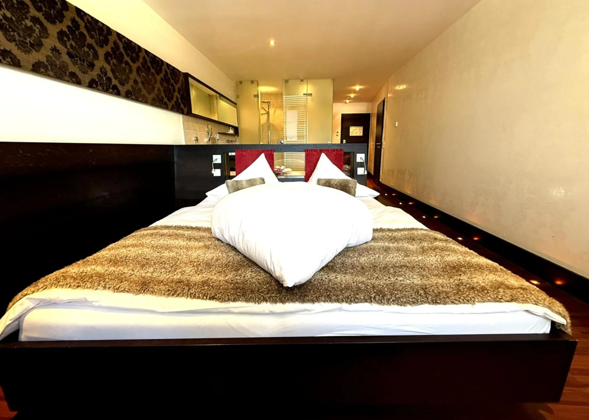 Bed in Wellnesshotel ...liebes Rot-Flüh