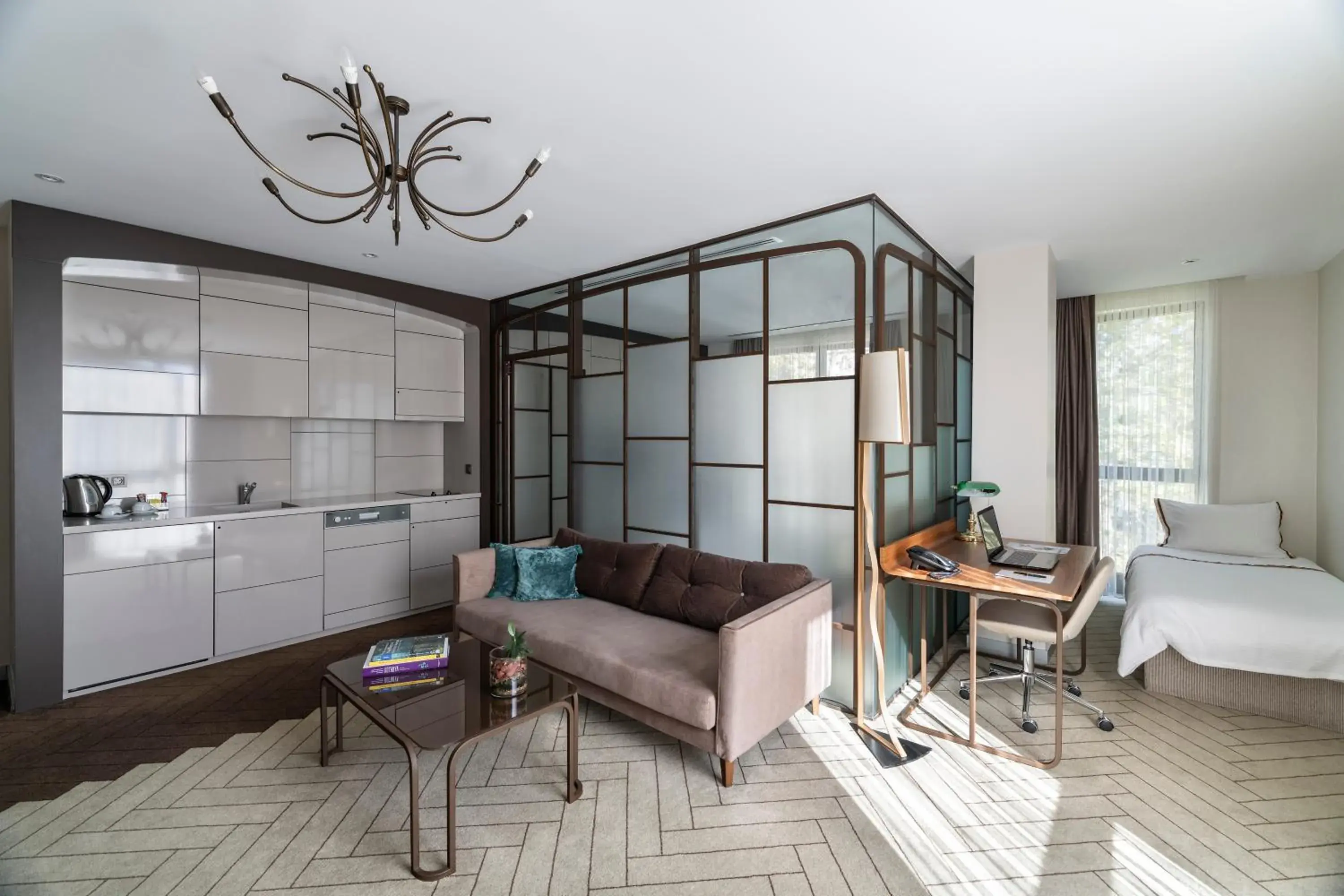 Executive Suite in Upsuites Hotel Executive Suite in Upsuites Hotel