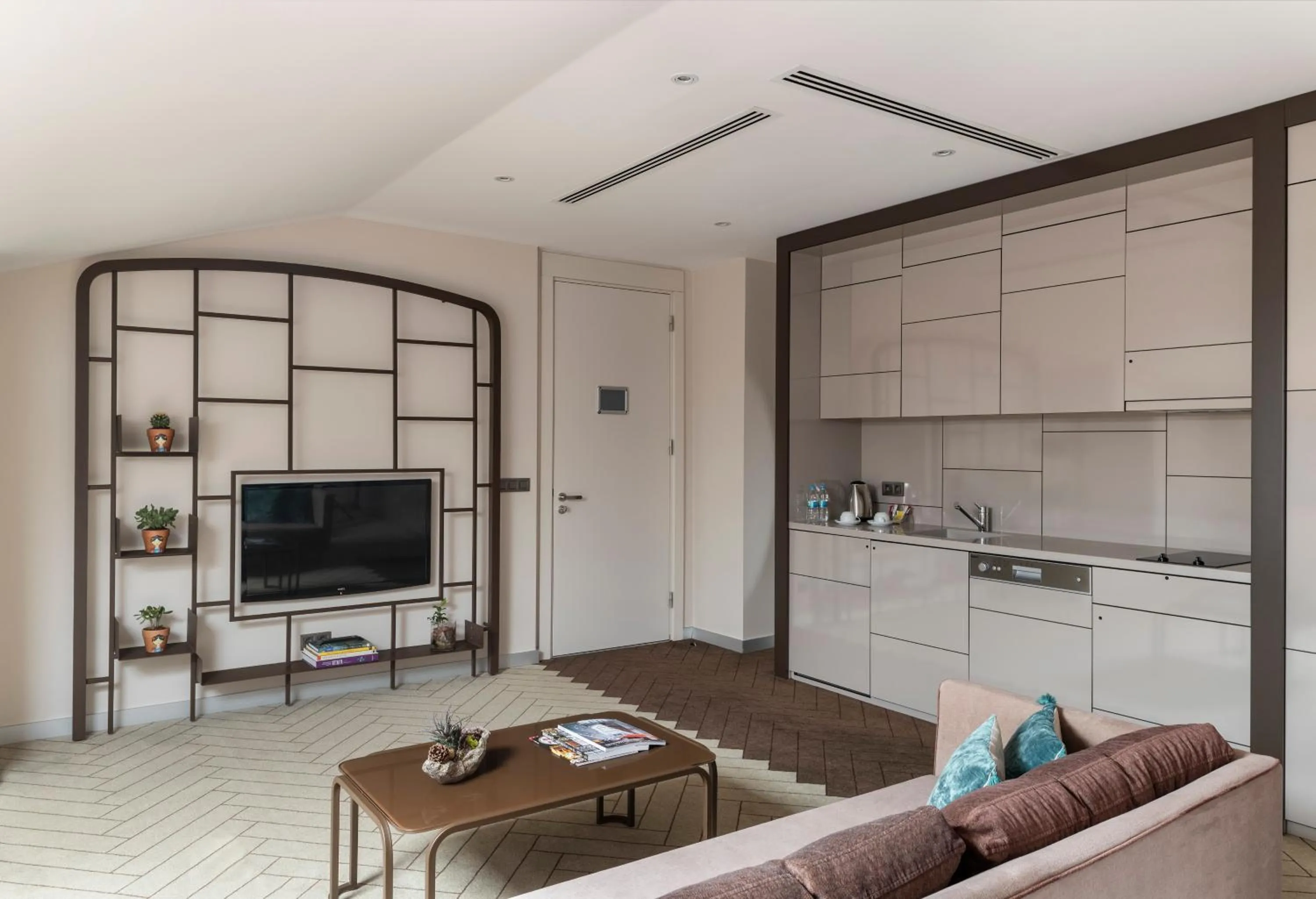 Kitchen or kitchenette in Upsuites Hotel