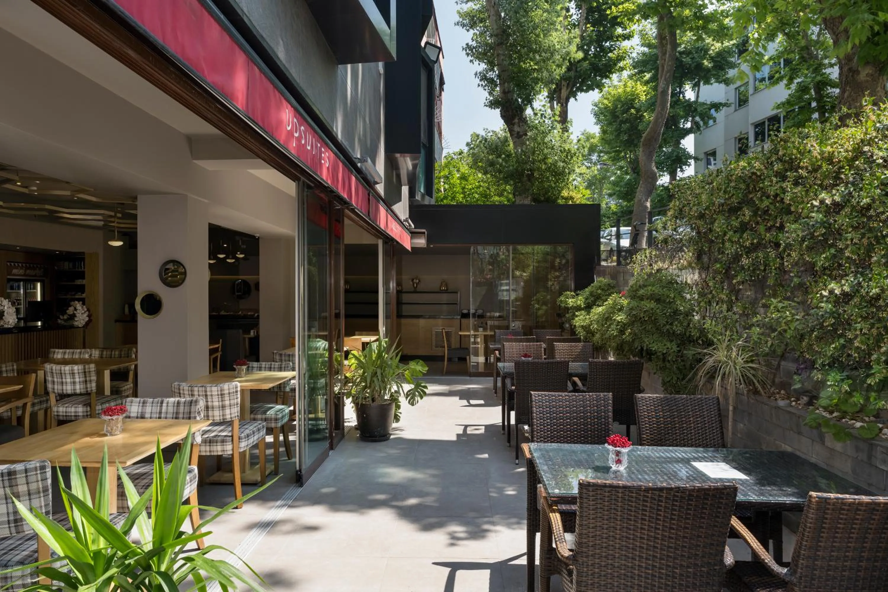 Garden in Upsuites Hotel