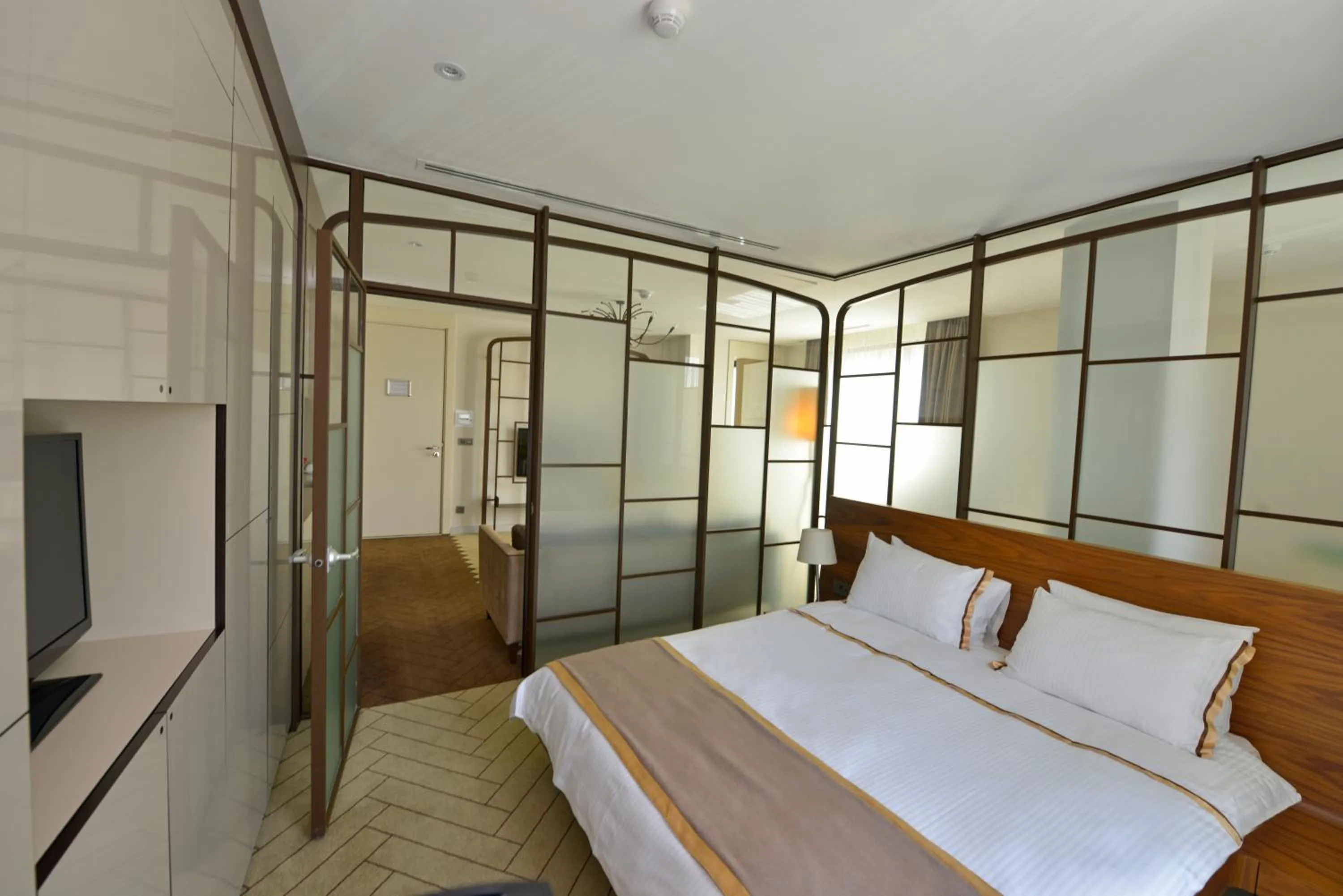 Bedroom, Bed in Upsuites Hotel