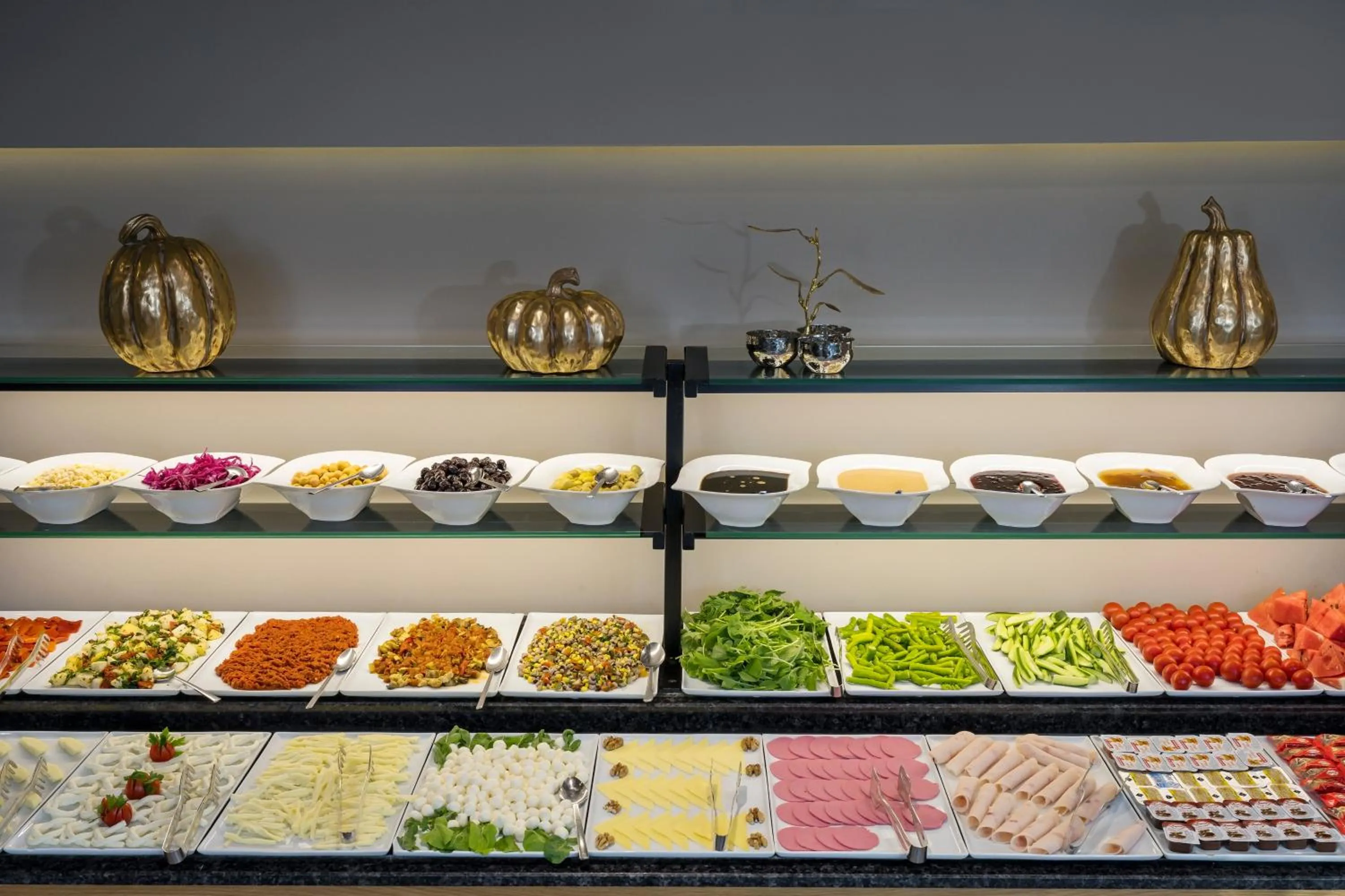 Food and drinks in Upsuites Hotel