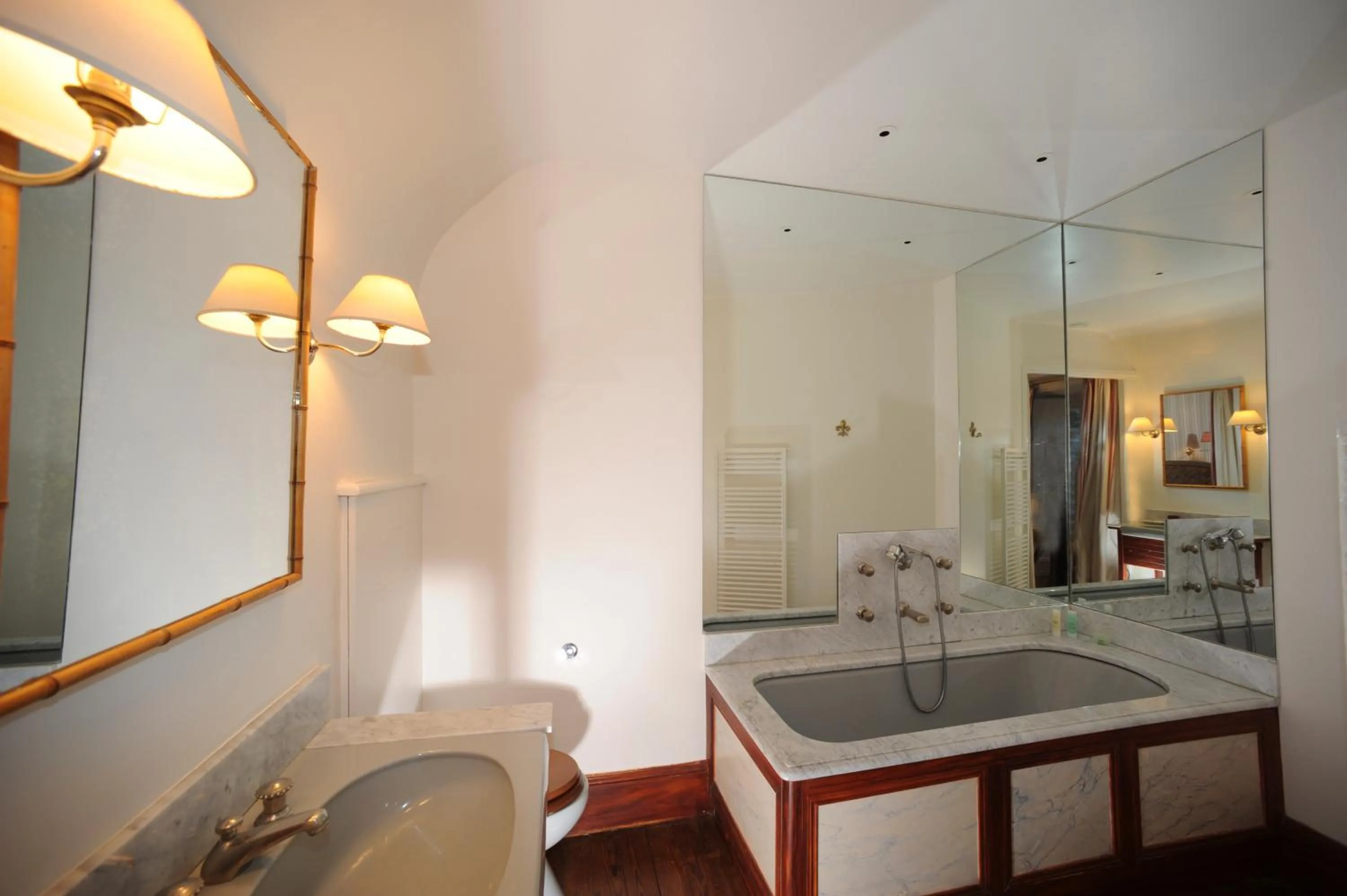 Bathroom in Chateau de Canisy