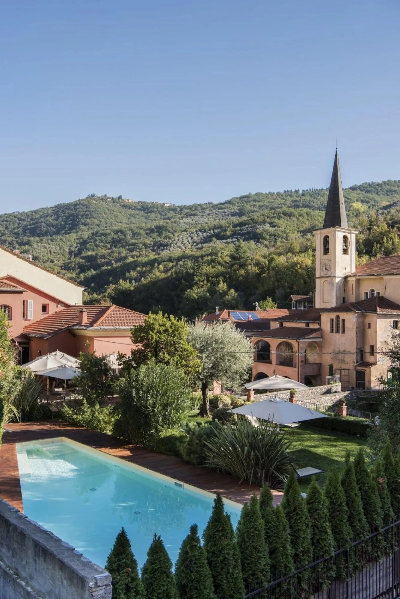 Pool view in Relais Del Maro