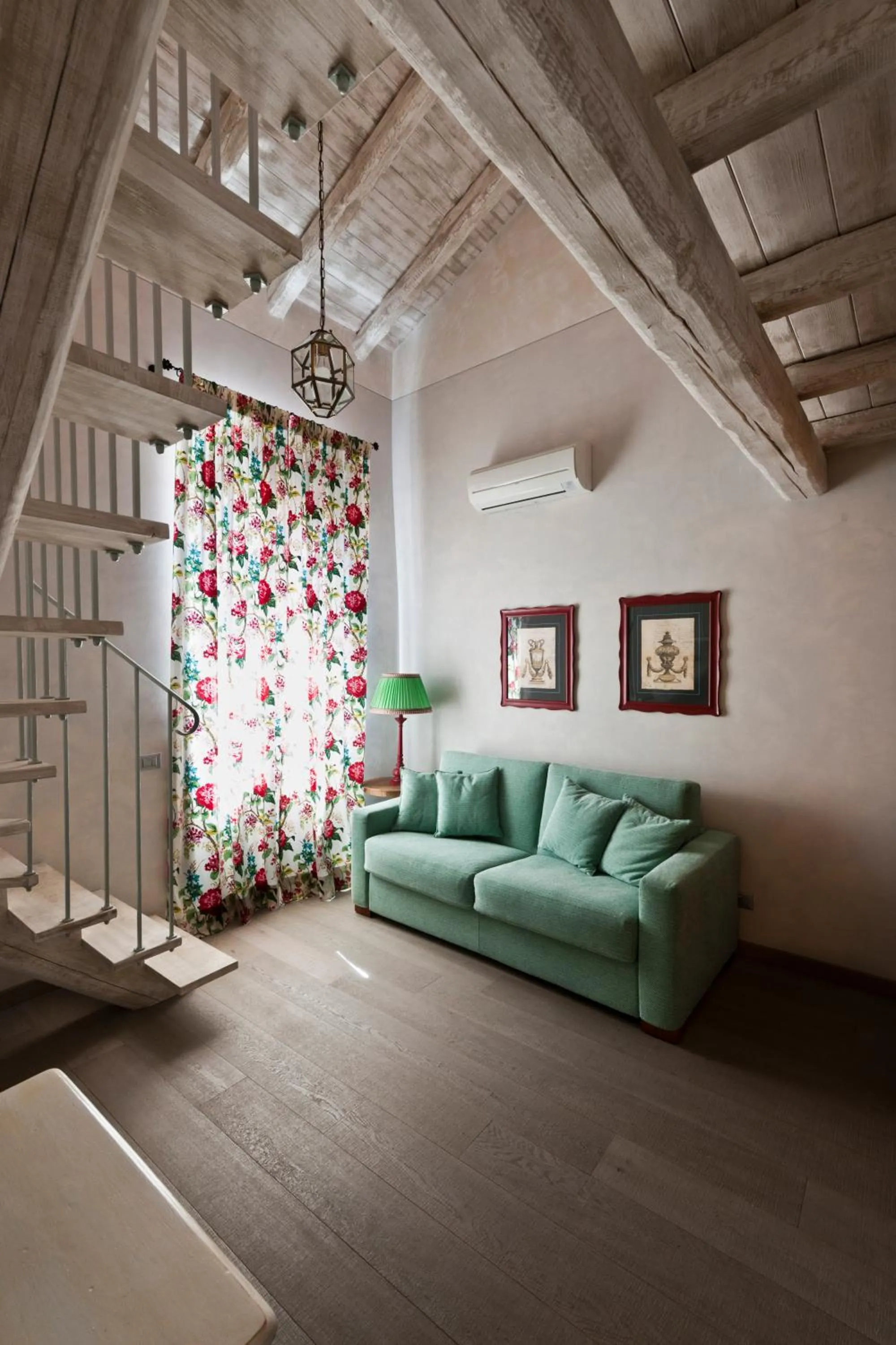 Photo of the whole room in Relais Del Maro