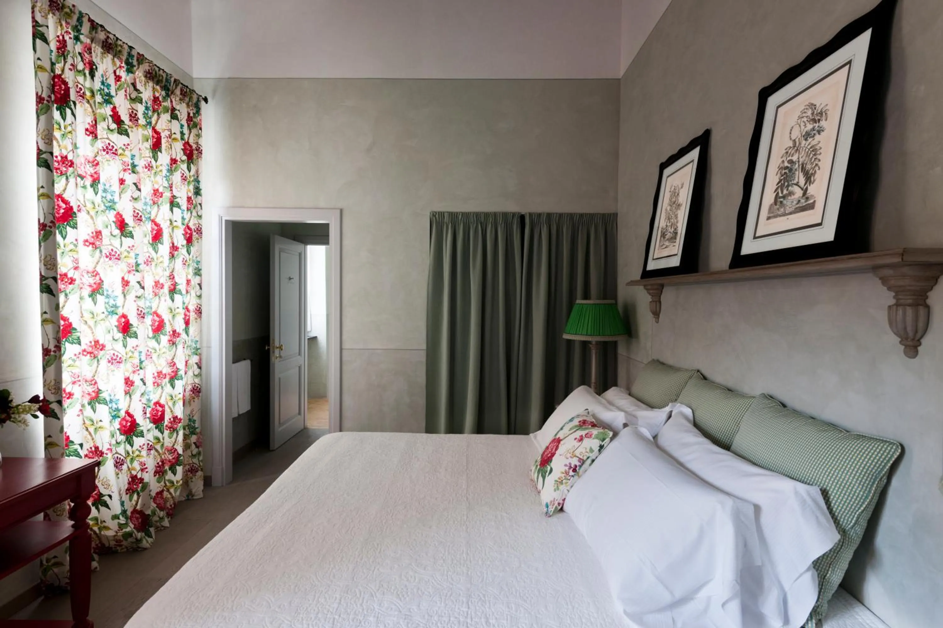 Photo of the whole room, Bed in Relais Del Maro