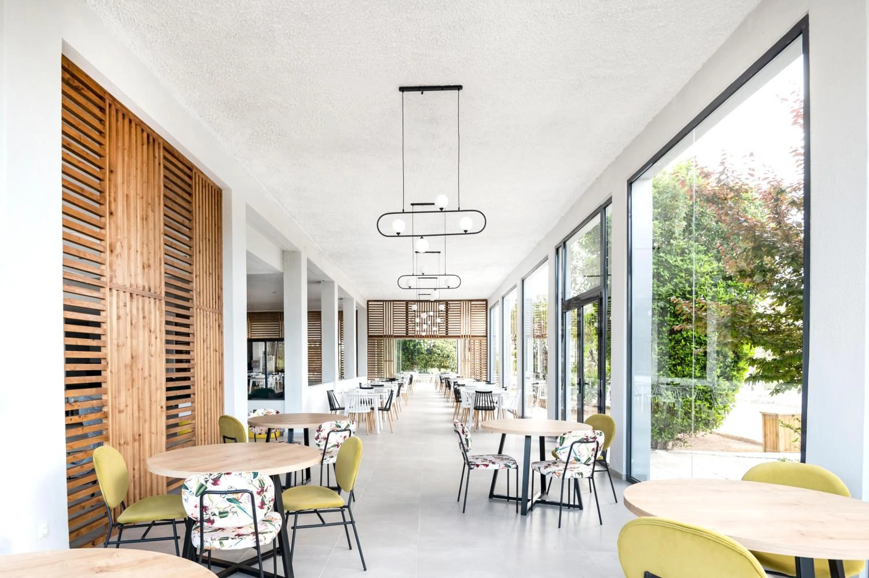 Restaurant/places to eat in Galaxy Hotel