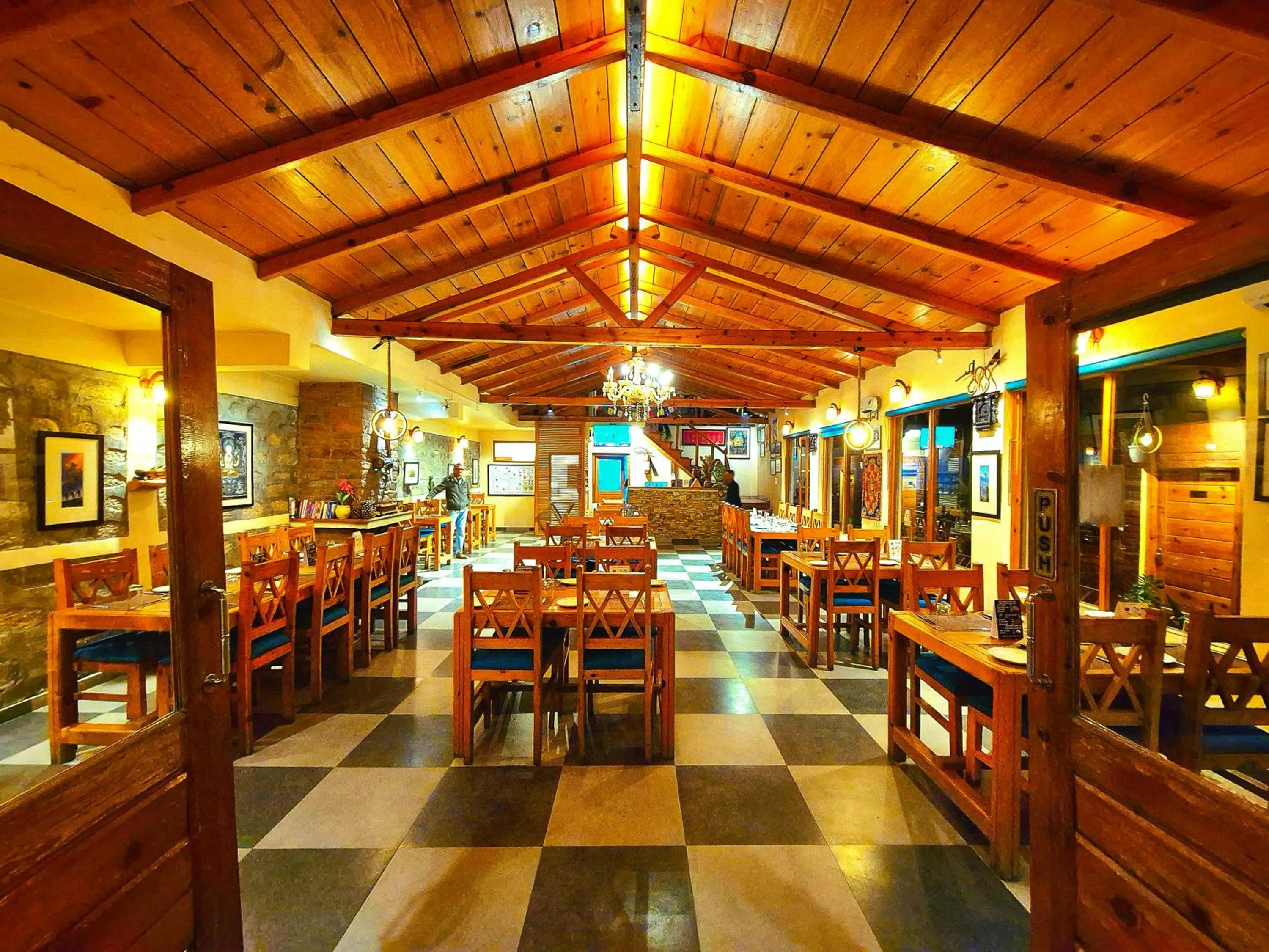 Restaurant/places to eat in Yak and Yeti Inn